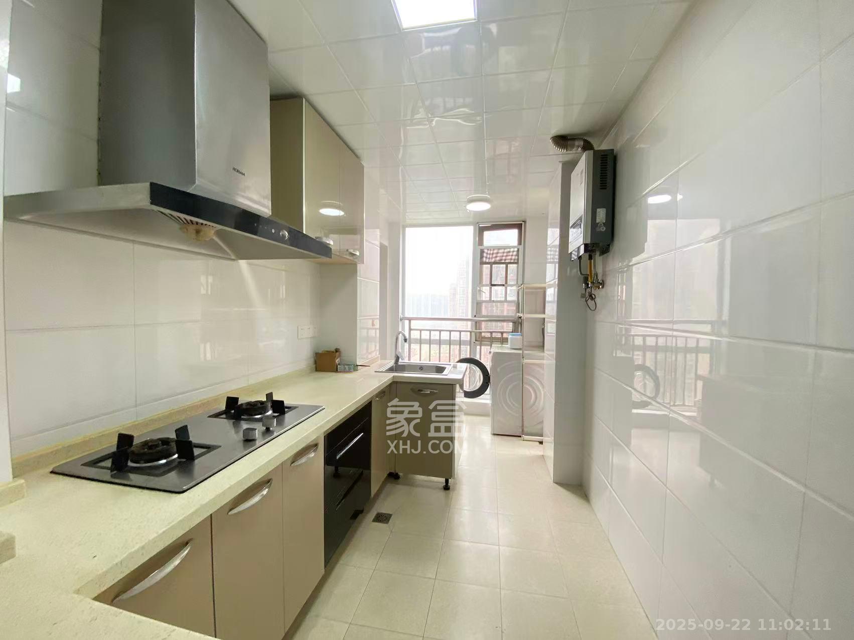 丽发新城 3室2厅2卫 2100.0元/月 丽发新城 3室2厅2卫 2100.0元/月室内图