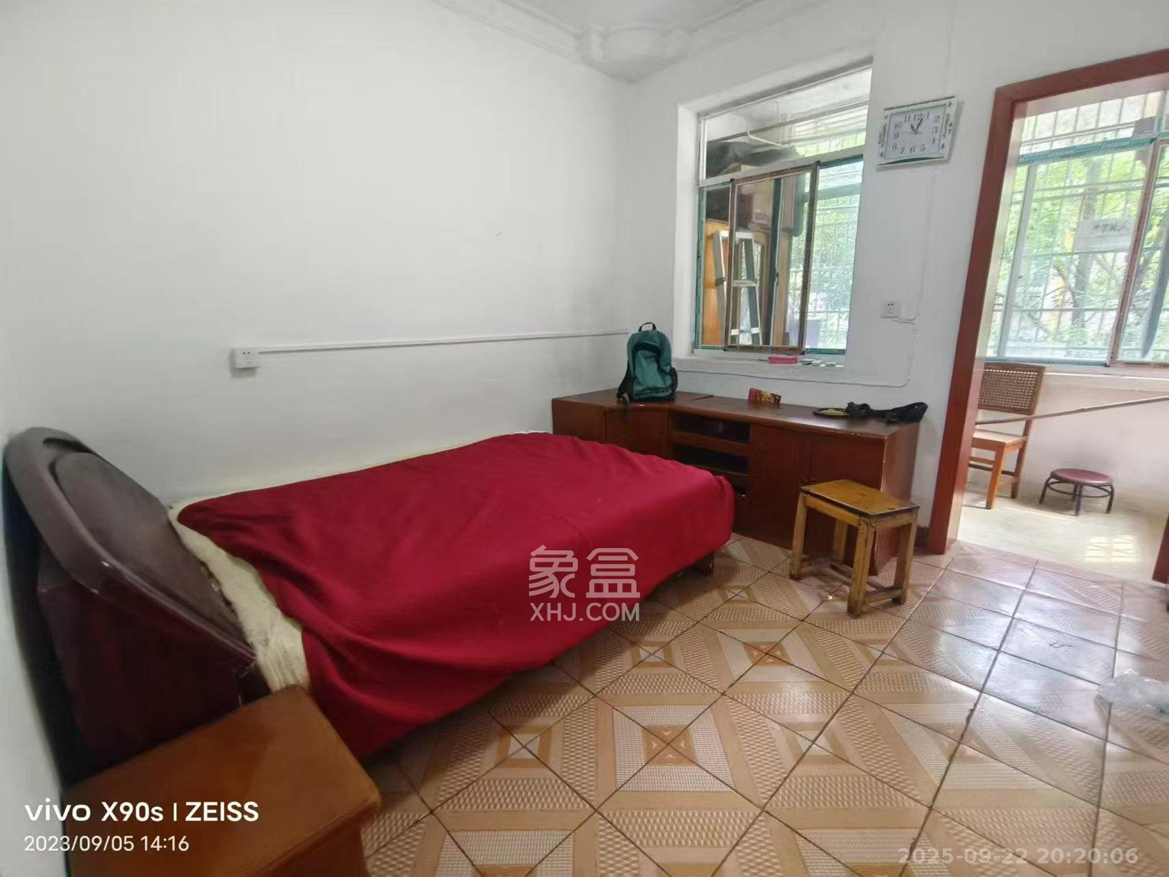 牛角塘社区  3室2厅1卫    1600.0元/月室内图