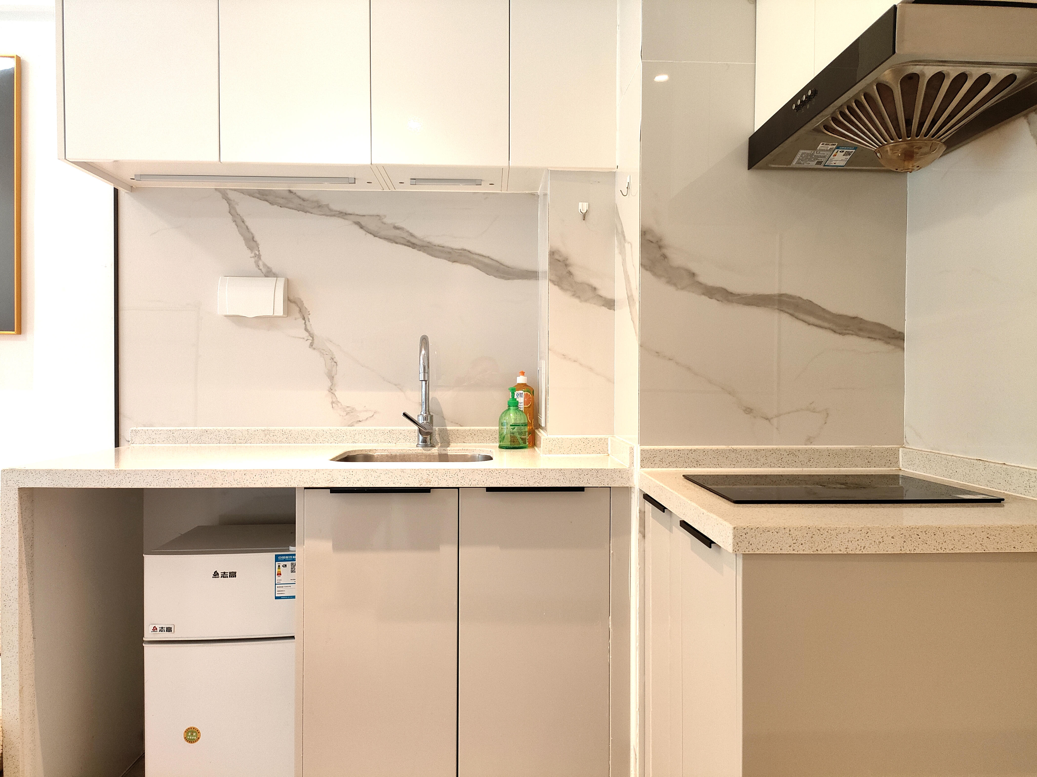 龙湖光年  1室0厅0卫    2000.0元/月室内图