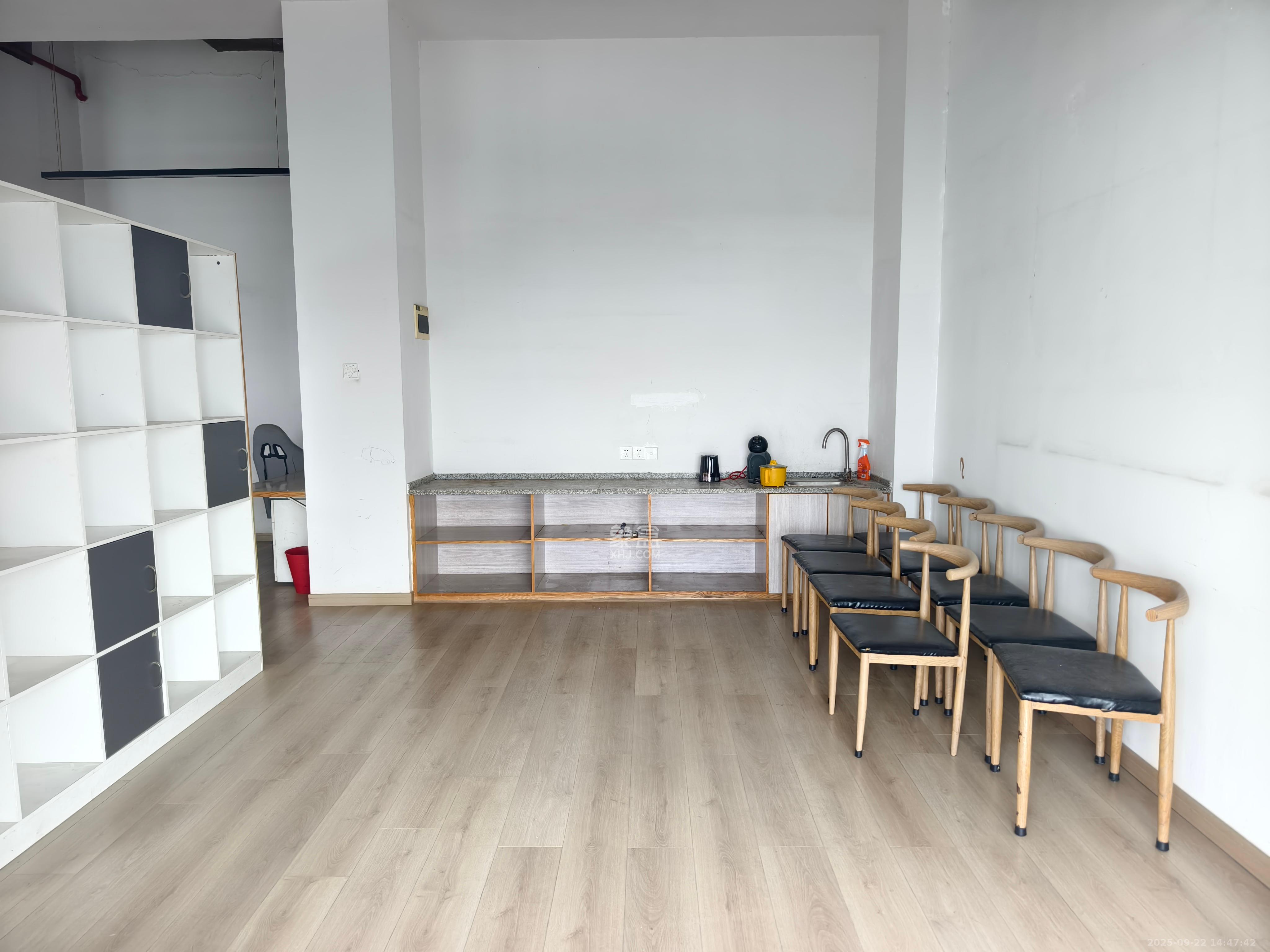 兰亭湾畔 1室1厅1卫 1200.0元/月 兰亭湾畔 1室1厅1卫 1200.0元/月室内图