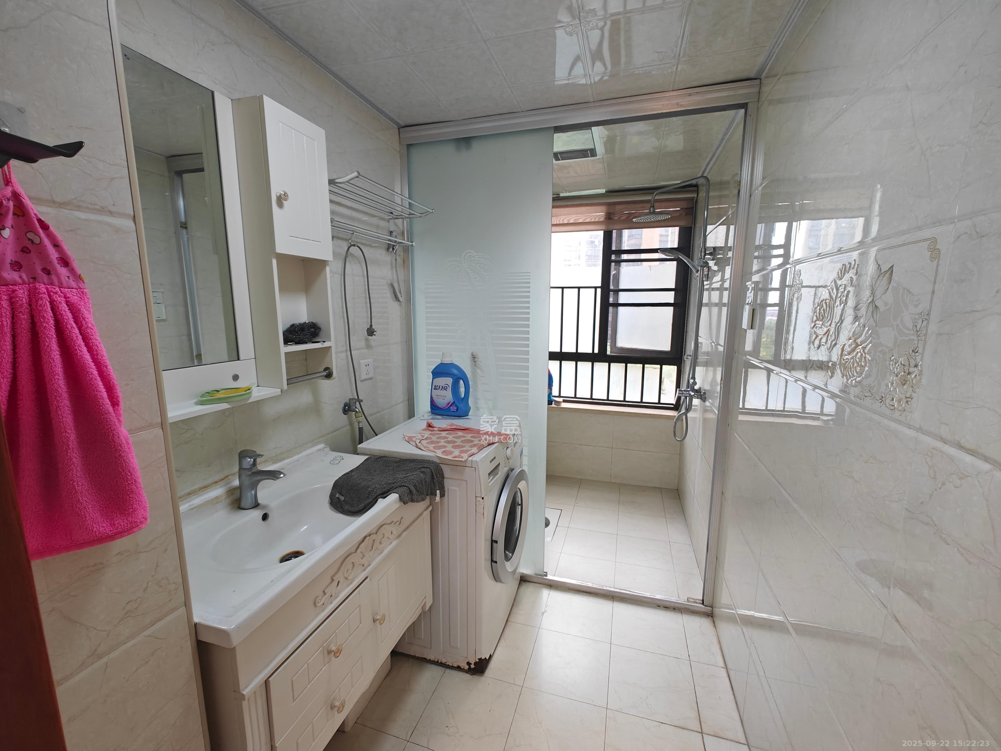 华润凤凰城三期  4室2厅2卫    3000.0元/月室内图