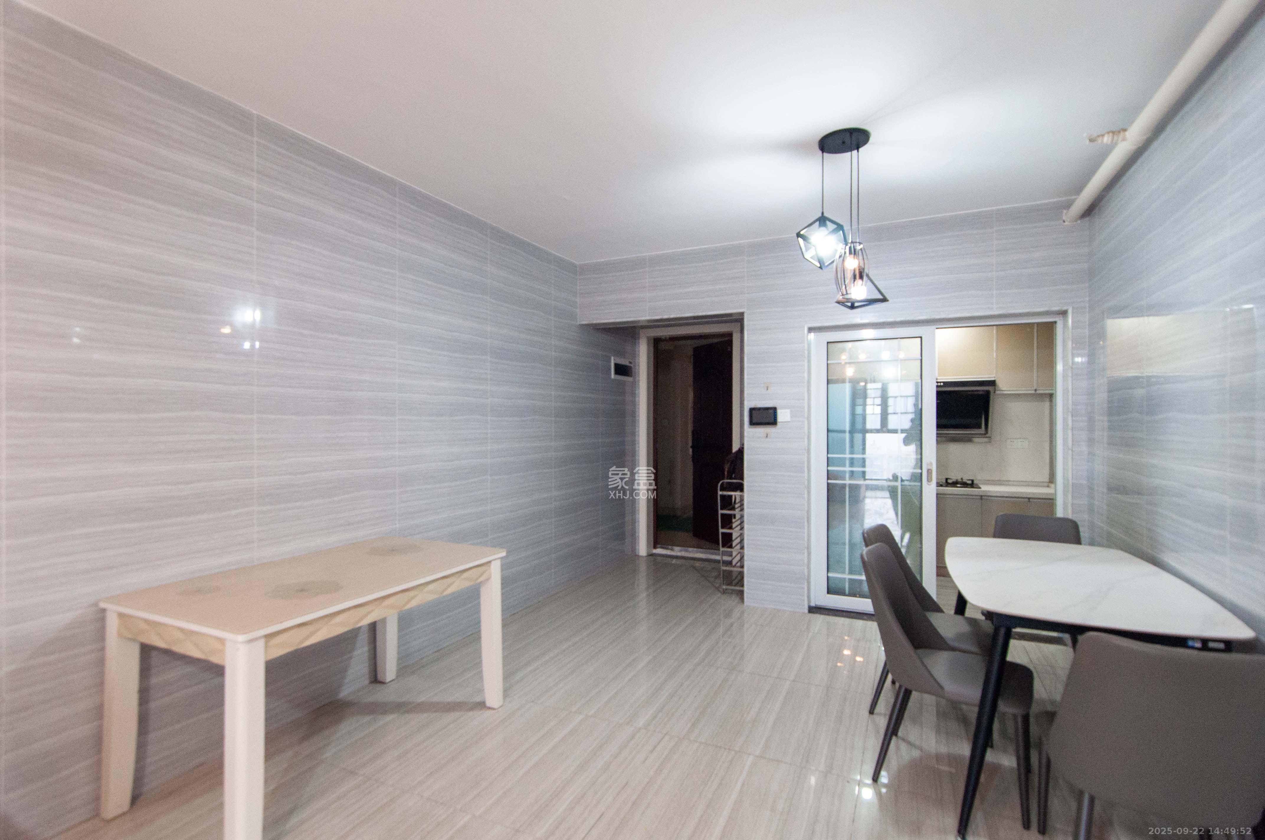 卓越浅水湾  3室2厅2卫    105.0万其他