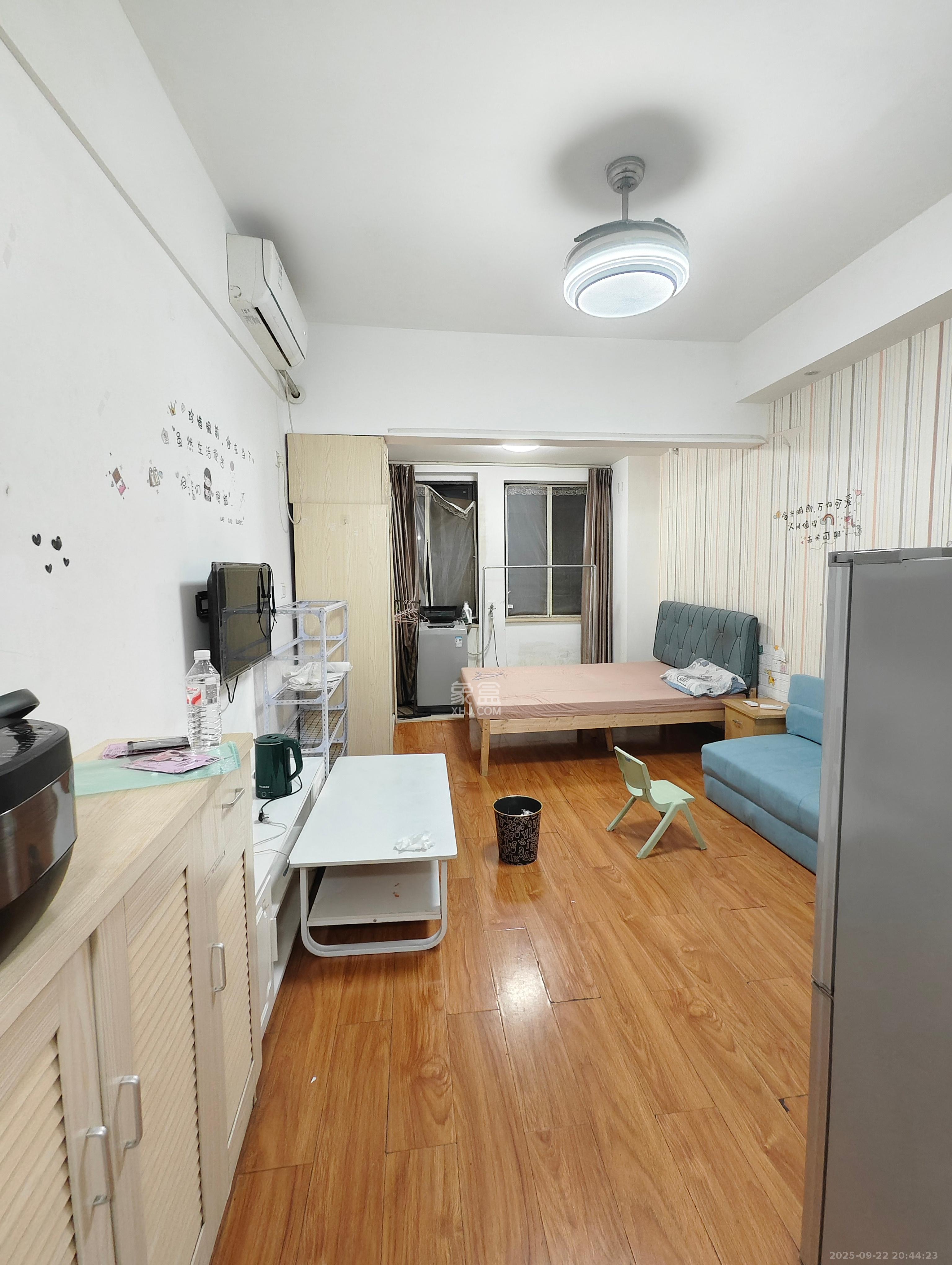 长房天翼未来城 1室1厅1卫 1400.0元/月 长房天翼未来城 1室1厅1卫 1400.0元/月室内图