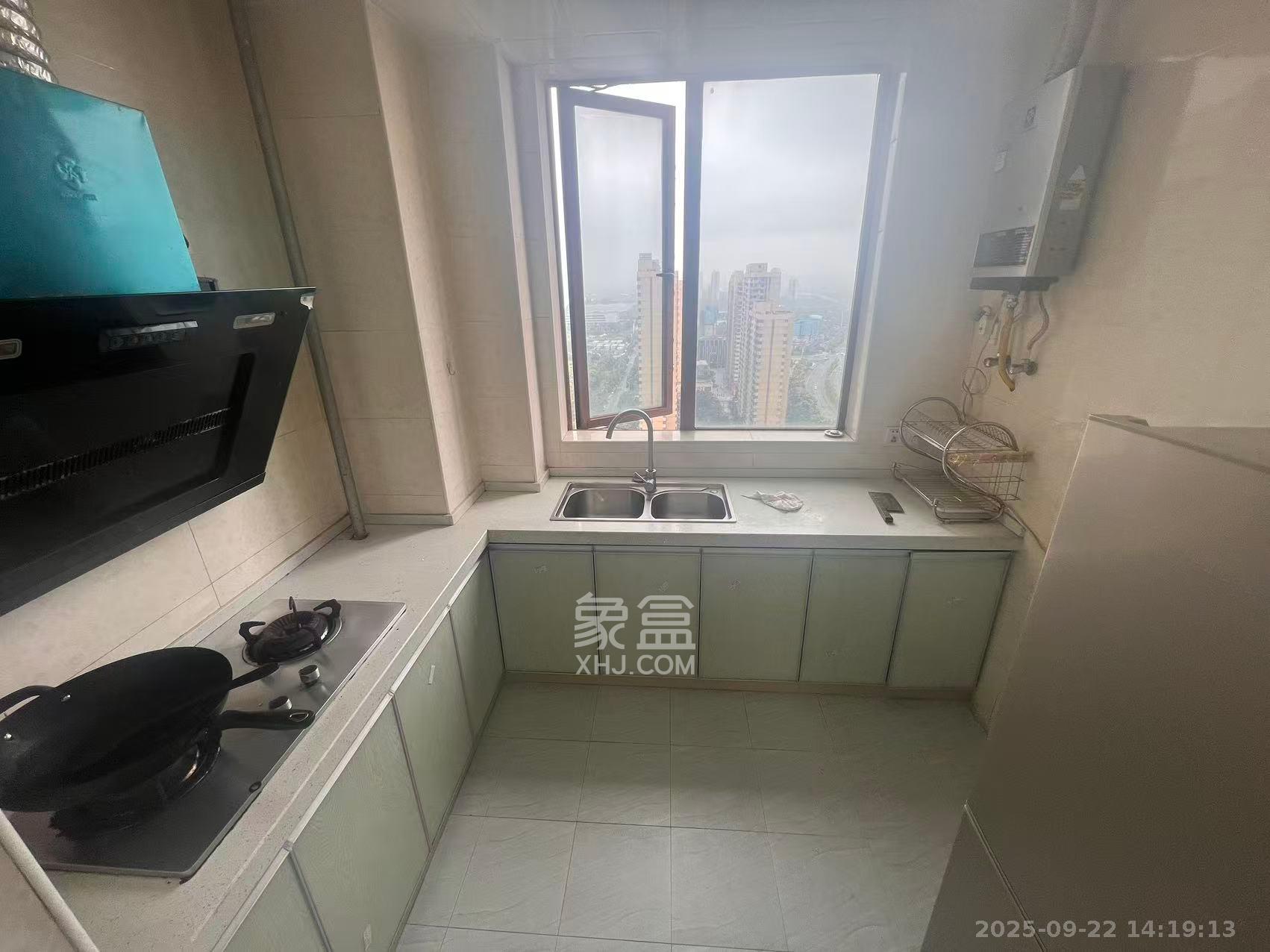 万里时代  2室1厅1卫    1300.0元/月 万里时代  2室1厅1卫    1300.0元/月室内图