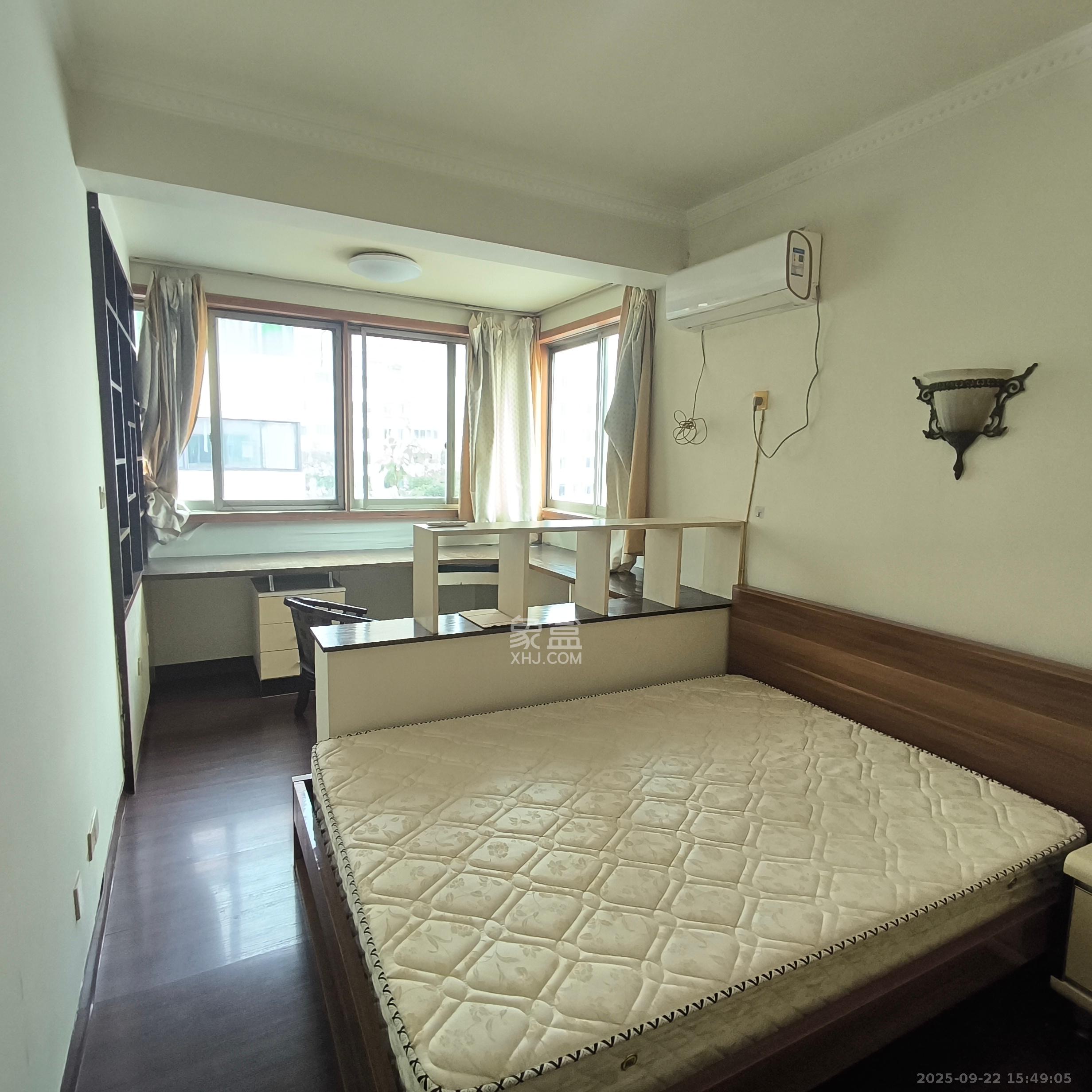 咸嘉新村嘉明苑 3室2厅2卫 2300.0元/月 咸嘉新村嘉明苑 3室2厅2卫 2300.0元/月室内图