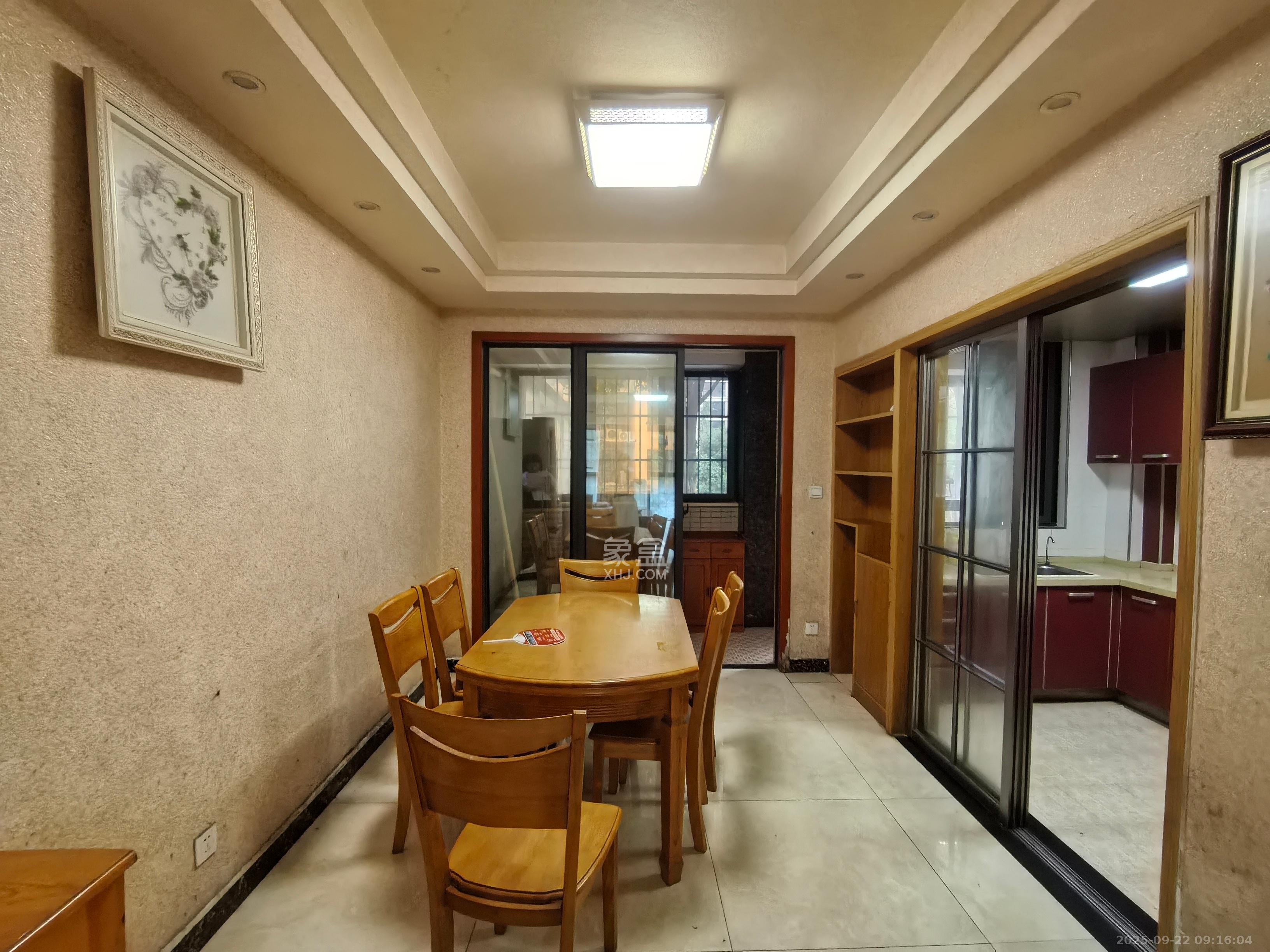 深业睿城 4室2厅2卫 3200.0元/月 深业睿城 4室2厅2卫 3200.0元/月室内图