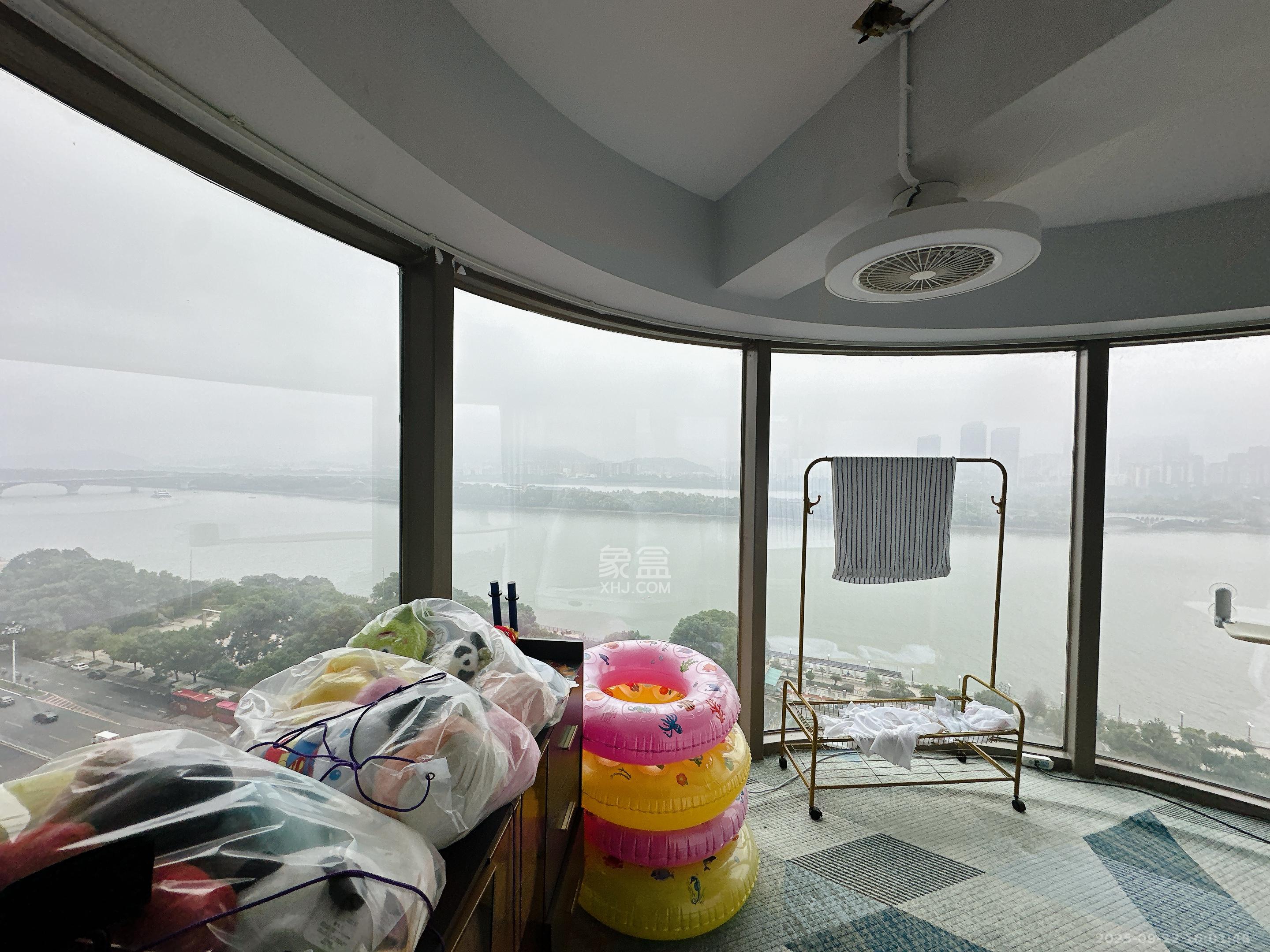 潮宗御苑 3室2厅2卫 7000.0元/月 潮宗御苑 3室2厅2卫 7000.0元/月室内图