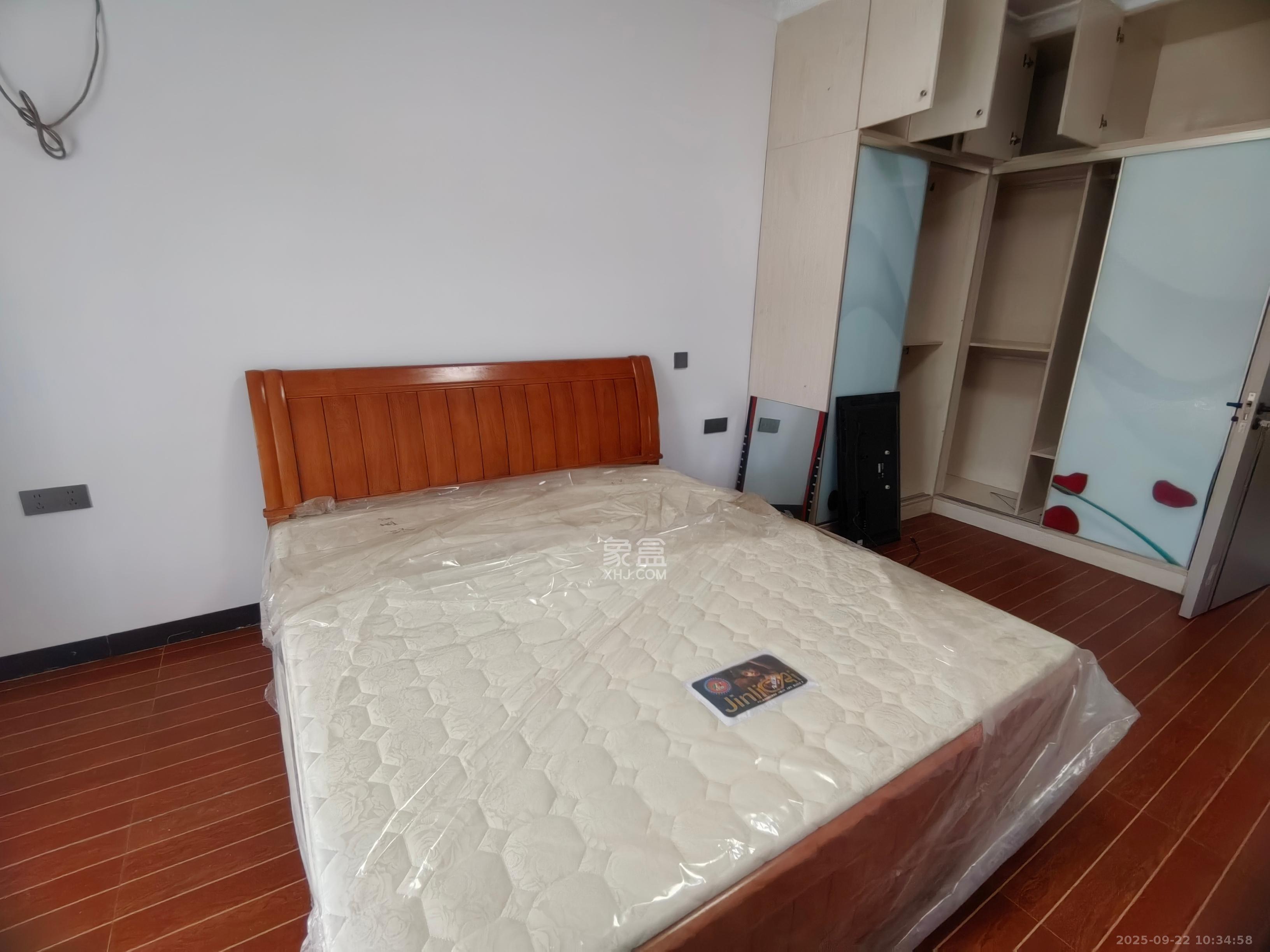 先锋新宇  4室2厅2卫    3200.0元/月 先锋新宇  4室2厅2卫    3200.0元/月室内图