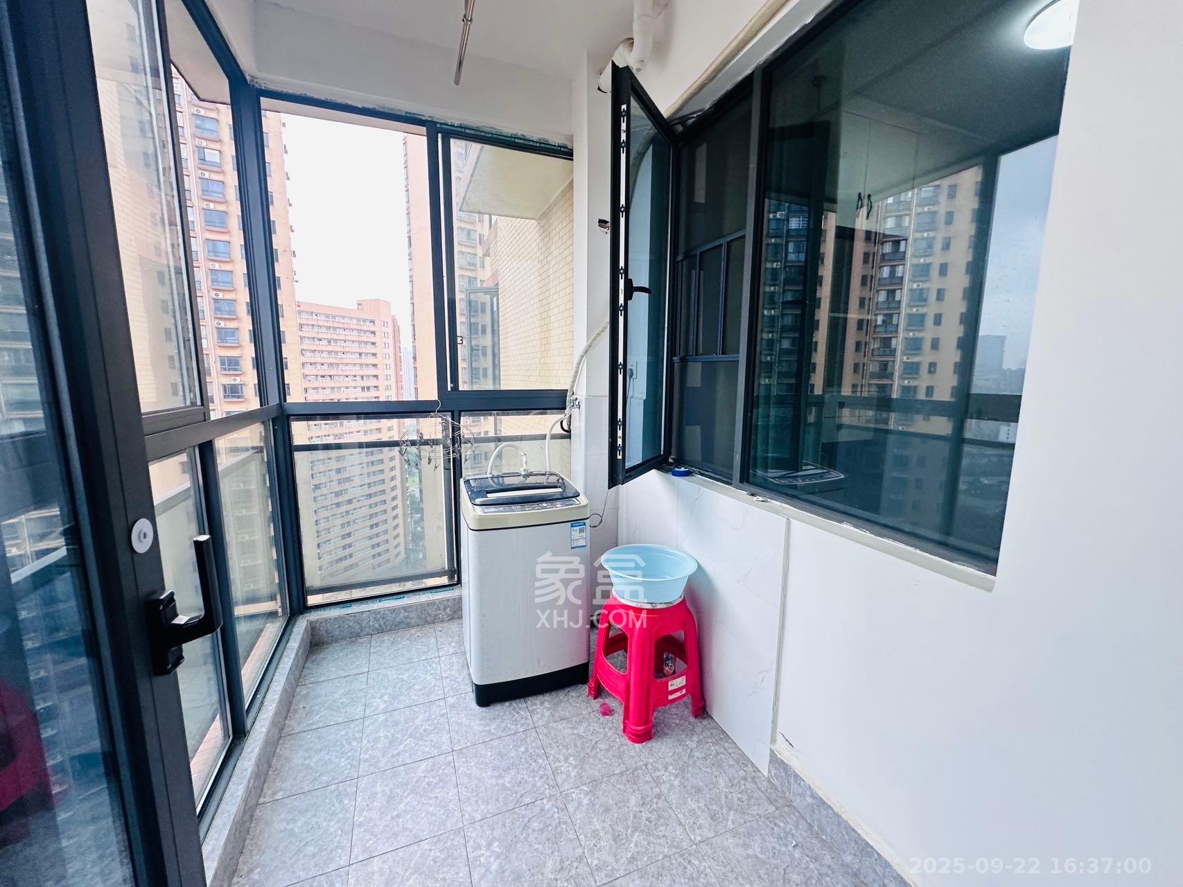 兴威帕克水岸 3室2厅2卫 2500.0元/月 兴威帕克水岸 3室2厅2卫 2500.0元/月室内图