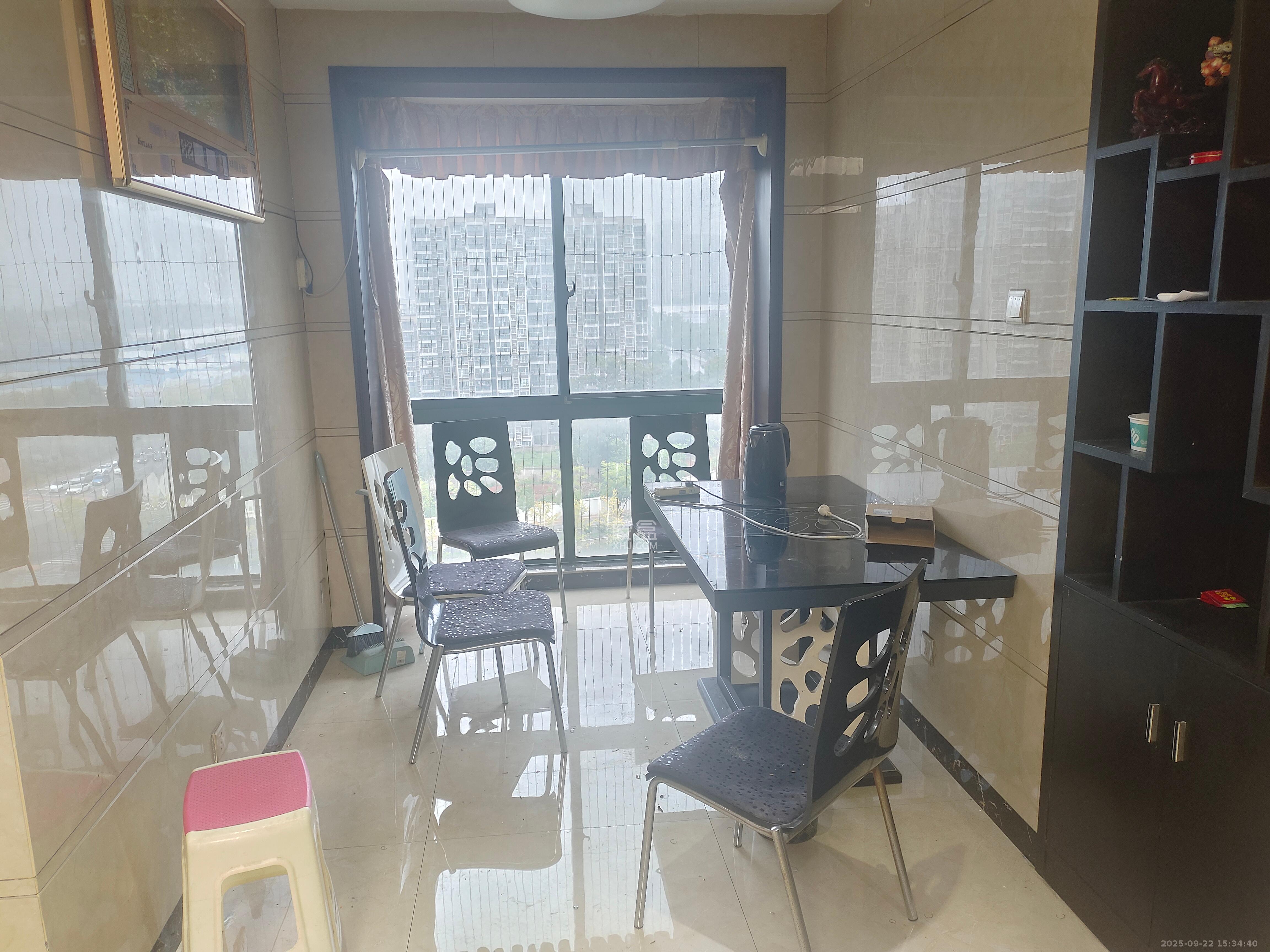 才子佳郡 3室2厅2卫 1800.0元/月 才子佳郡 3室2厅2卫 1800.0元/月室内图