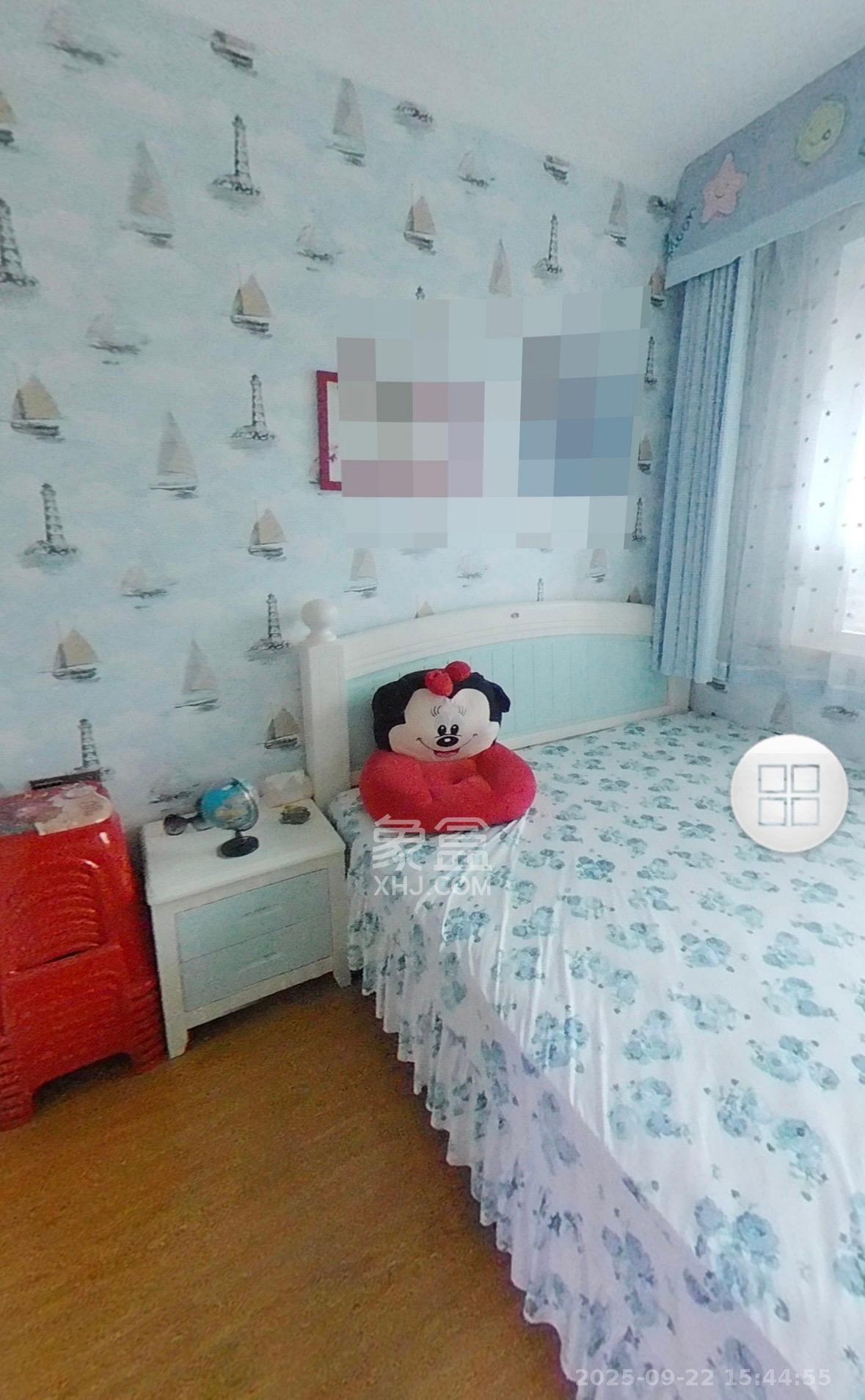 新城国际花都  4室2厅2卫    2600.0元/月室内图