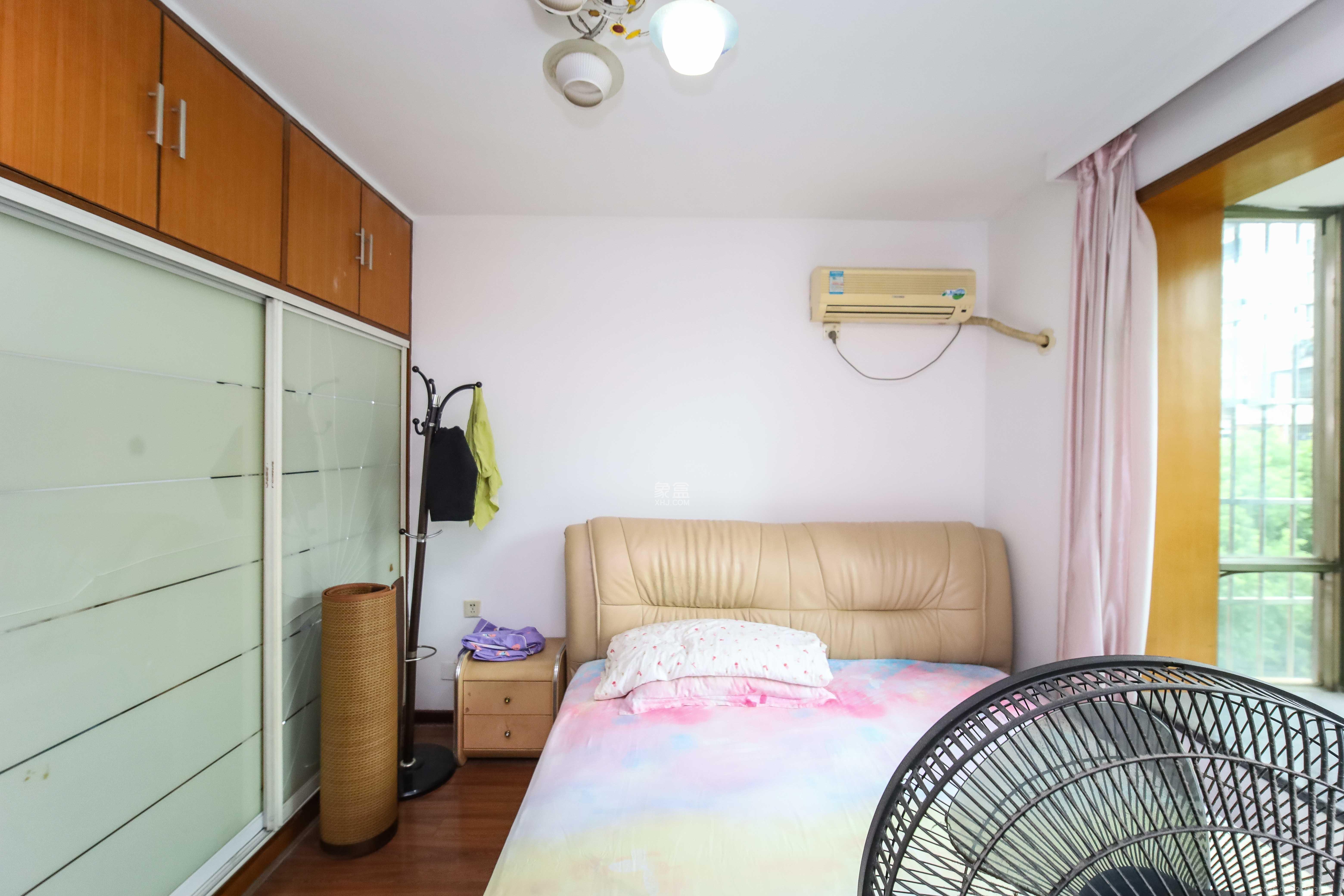 鑫湘佳园 2室2厅2卫 49.8万 鑫湘佳园 2室2厅2卫 49.8万卧室