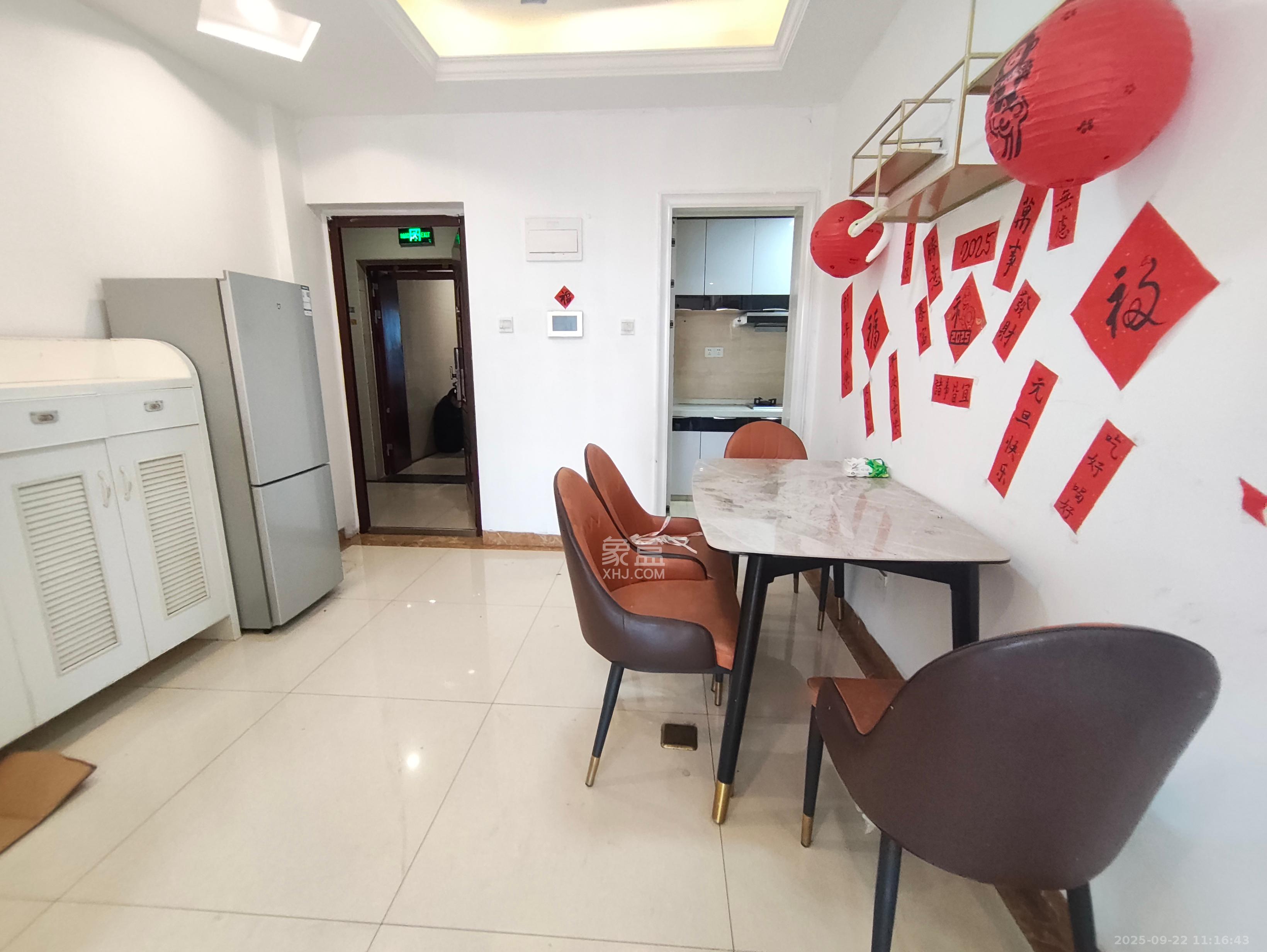 洋湖18克拉（旷远洋湖18克拉）  3室2厅1卫    2400.0元/月室内图