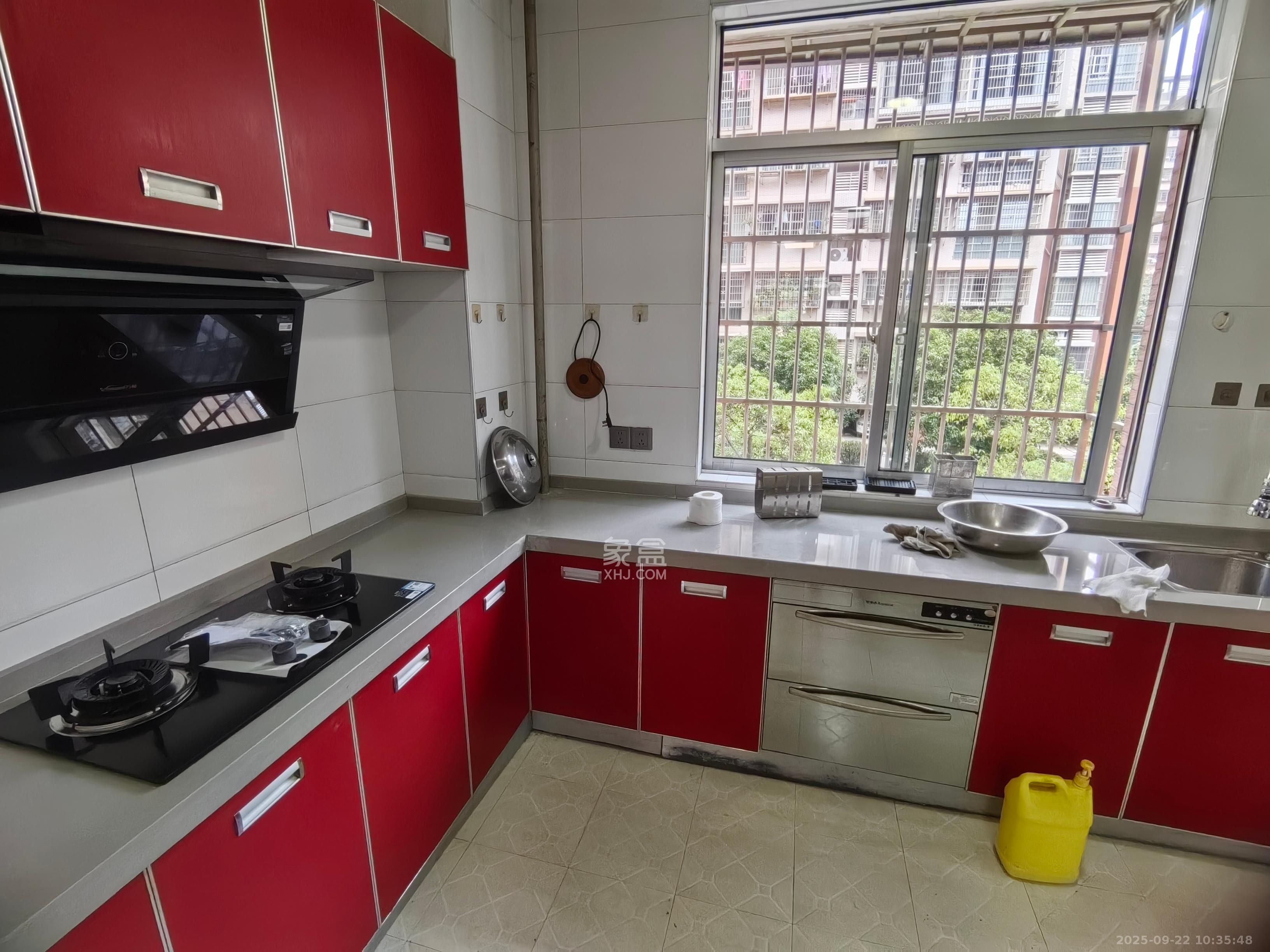 先锋新宇  4室2厅2卫    3200.0元/月 先锋新宇  4室2厅2卫    3200.0元/月室内图