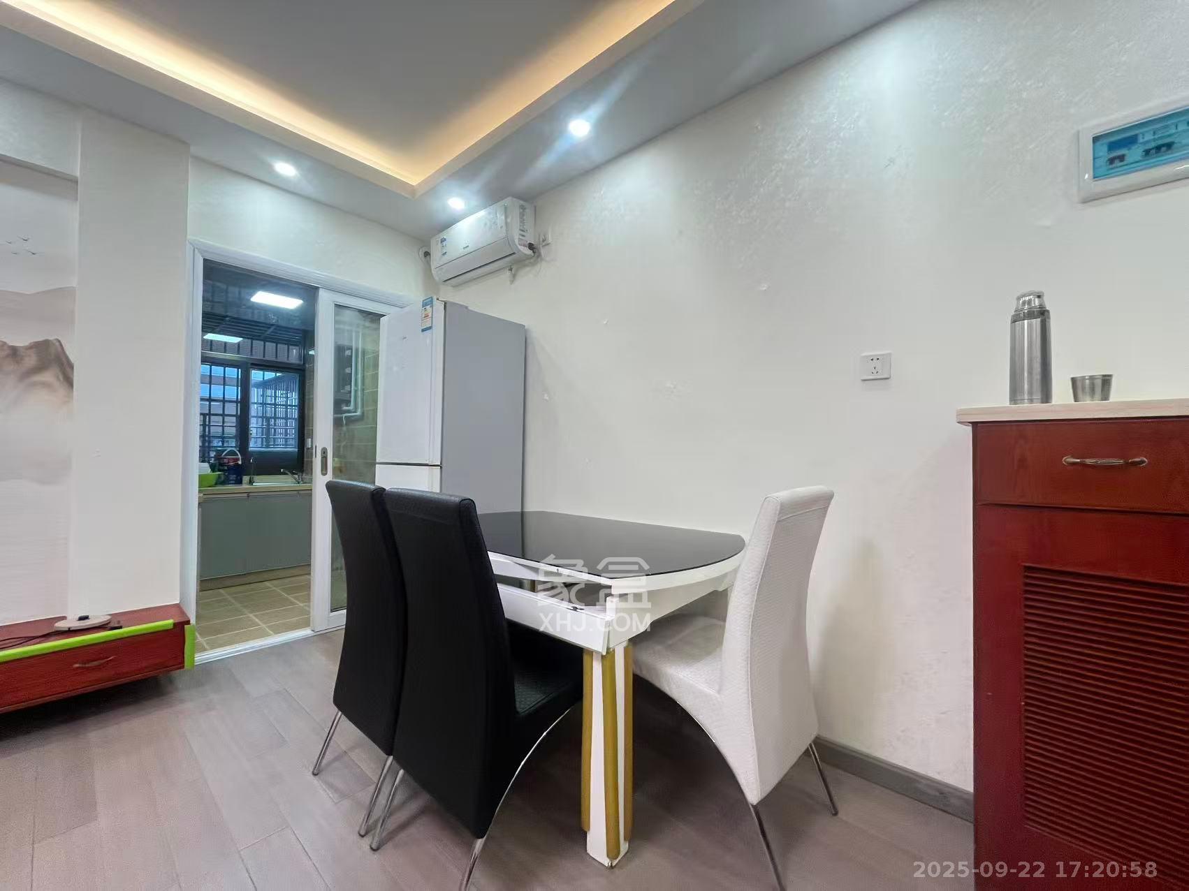 君悦紫园 1室1厅1卫 2500.0元/月 君悦紫园 1室1厅1卫 2500.0元/月室内图