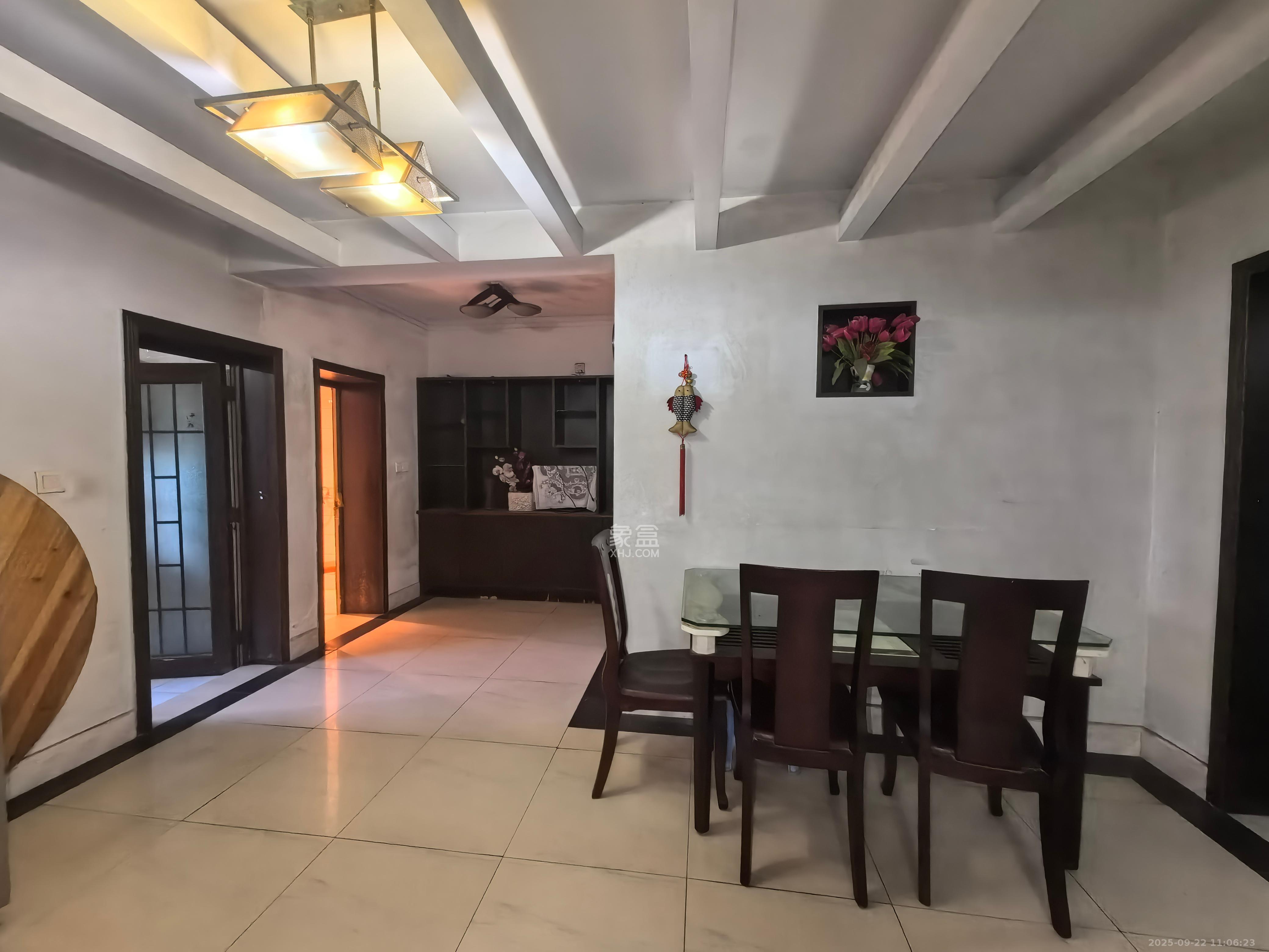 赤岗苑  3室2厅2卫    2000.0元/月室内图