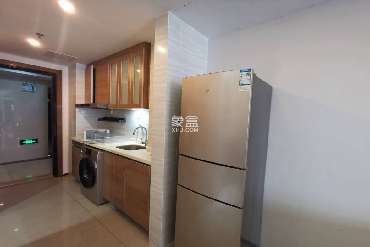 恒大外滩 1室1厅1卫 75.0万 恒大外滩 1室1厅1卫 75.0万客厅