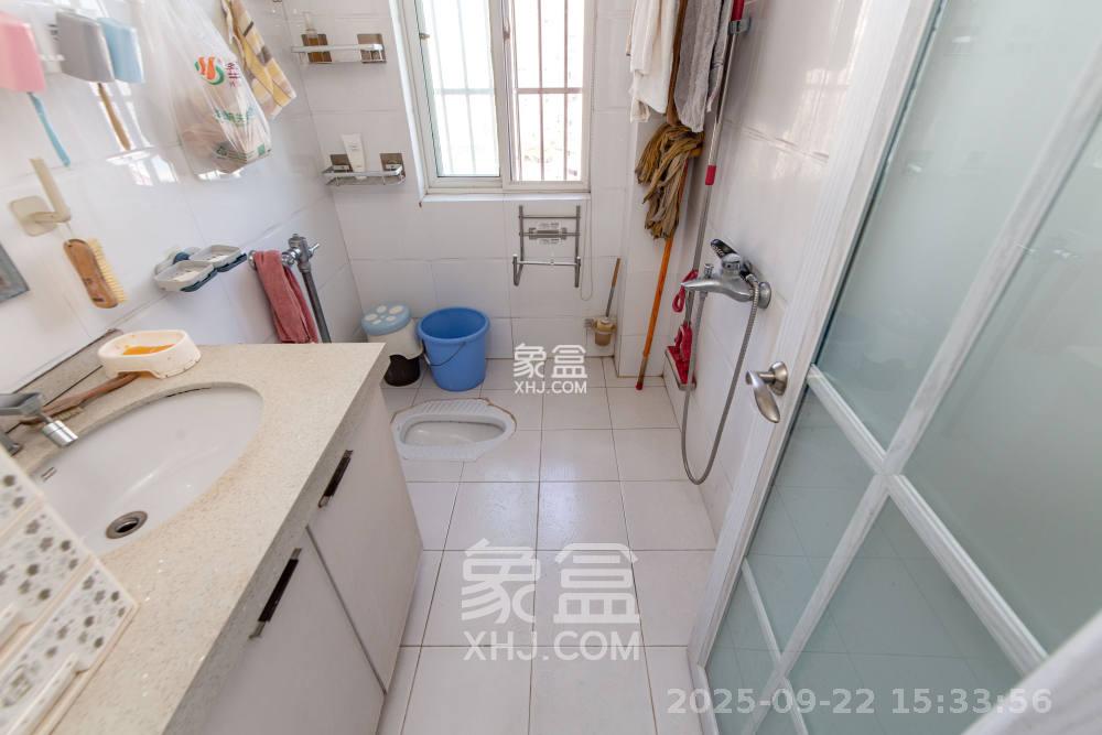 鑫兴佳园  3室2厅2卫    2400.0元/月 鑫兴佳园  3室2厅2卫    2400.0元/月室内图