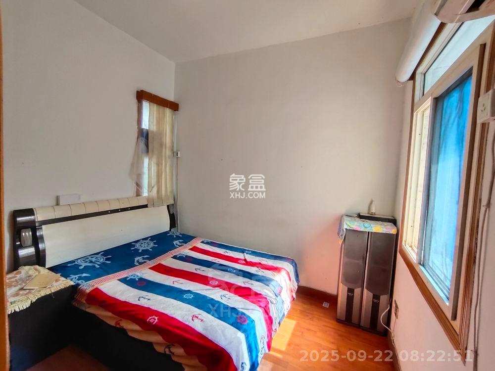 环保局宿舍纺织路27号 3室1厅1卫 900.0元/月 环保局宿舍纺织路27号 3室1厅1卫 900.0元/月室内图