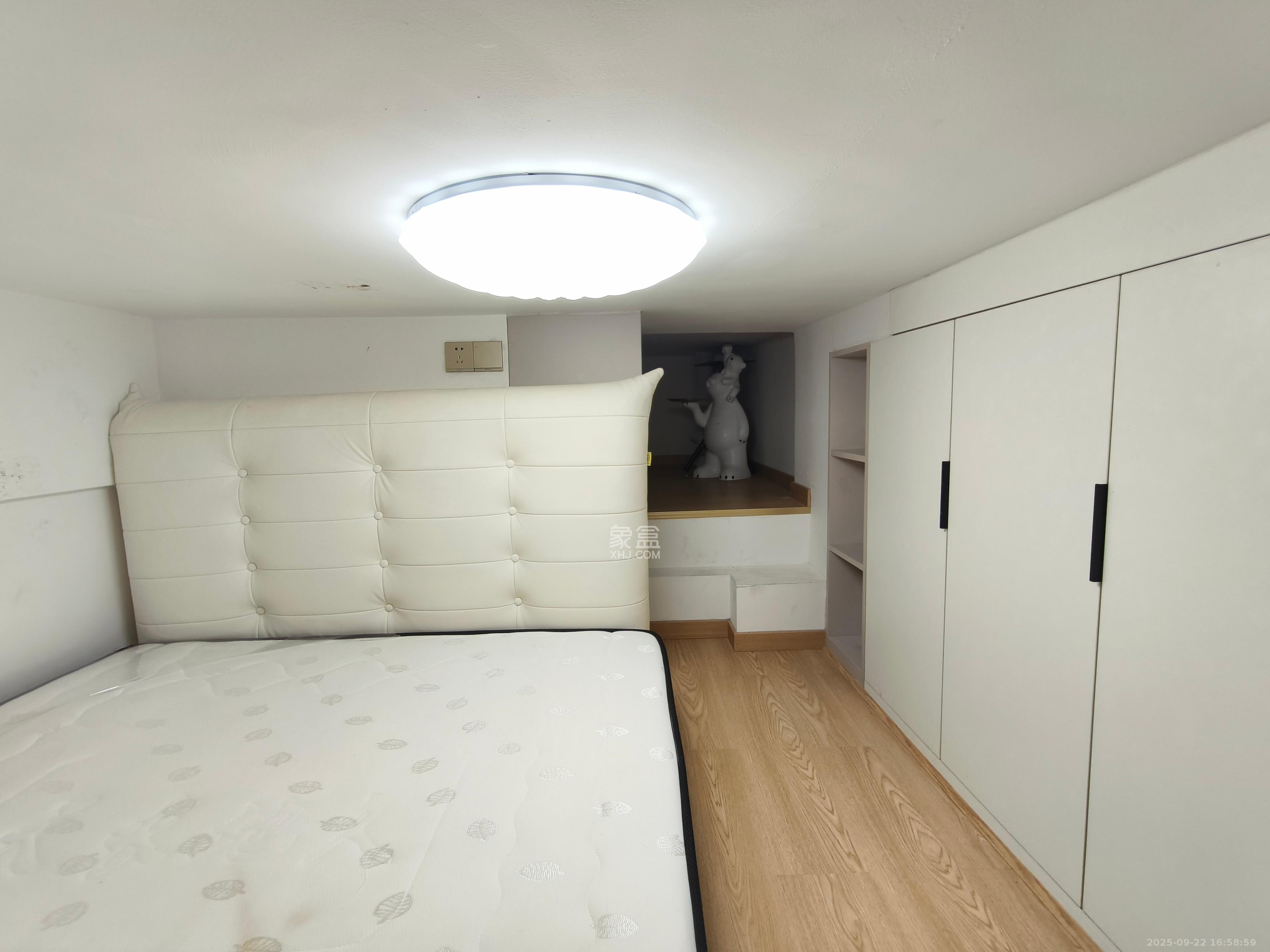 保利天禧EF区 1室1厅1卫 2100.0元/月 保利天禧EF区 1室1厅1卫 2100.0元/月室内图