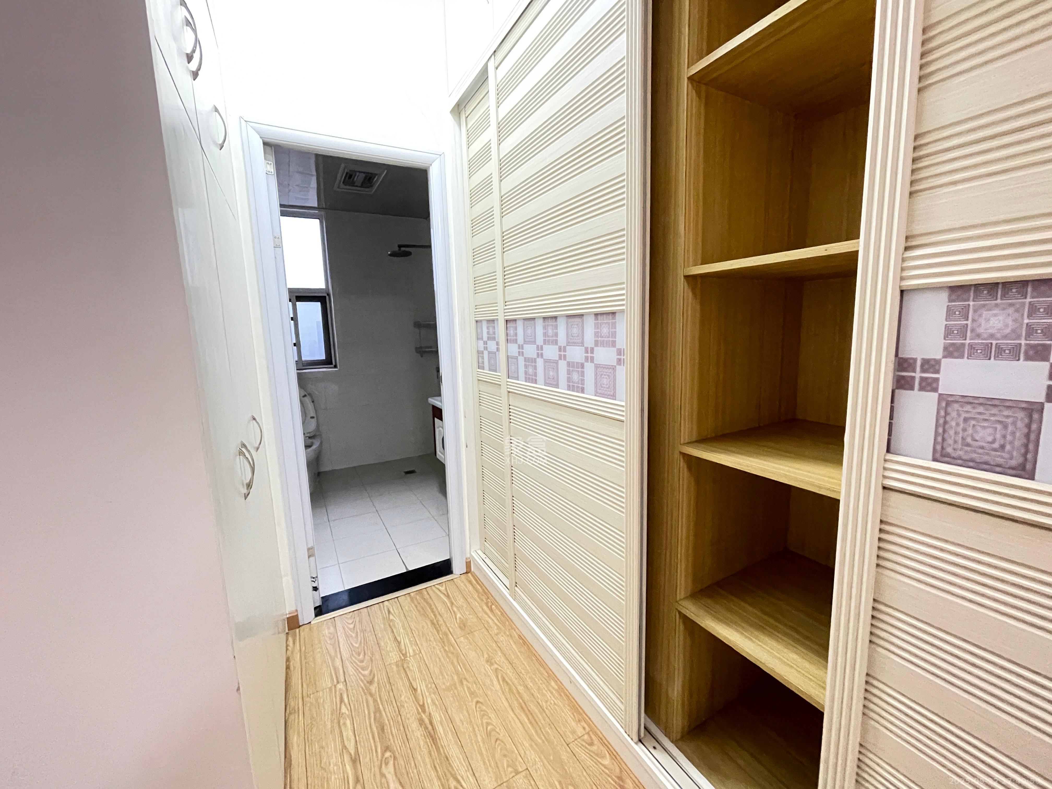 西点公园里 3室2厅2卫 3200.0元/月 西点公园里 3室2厅2卫 3200.0元/月室内图