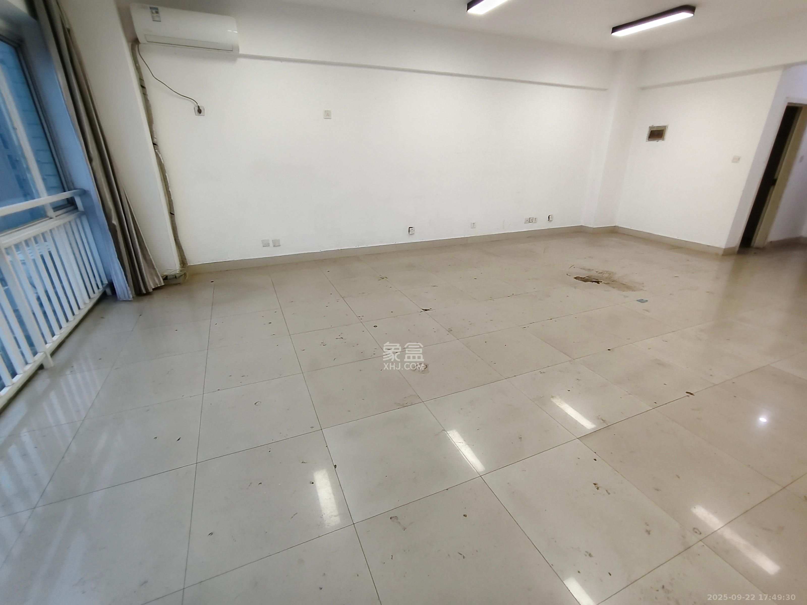 朝阳银座  1室1厅1卫    1800.0元/月室内图