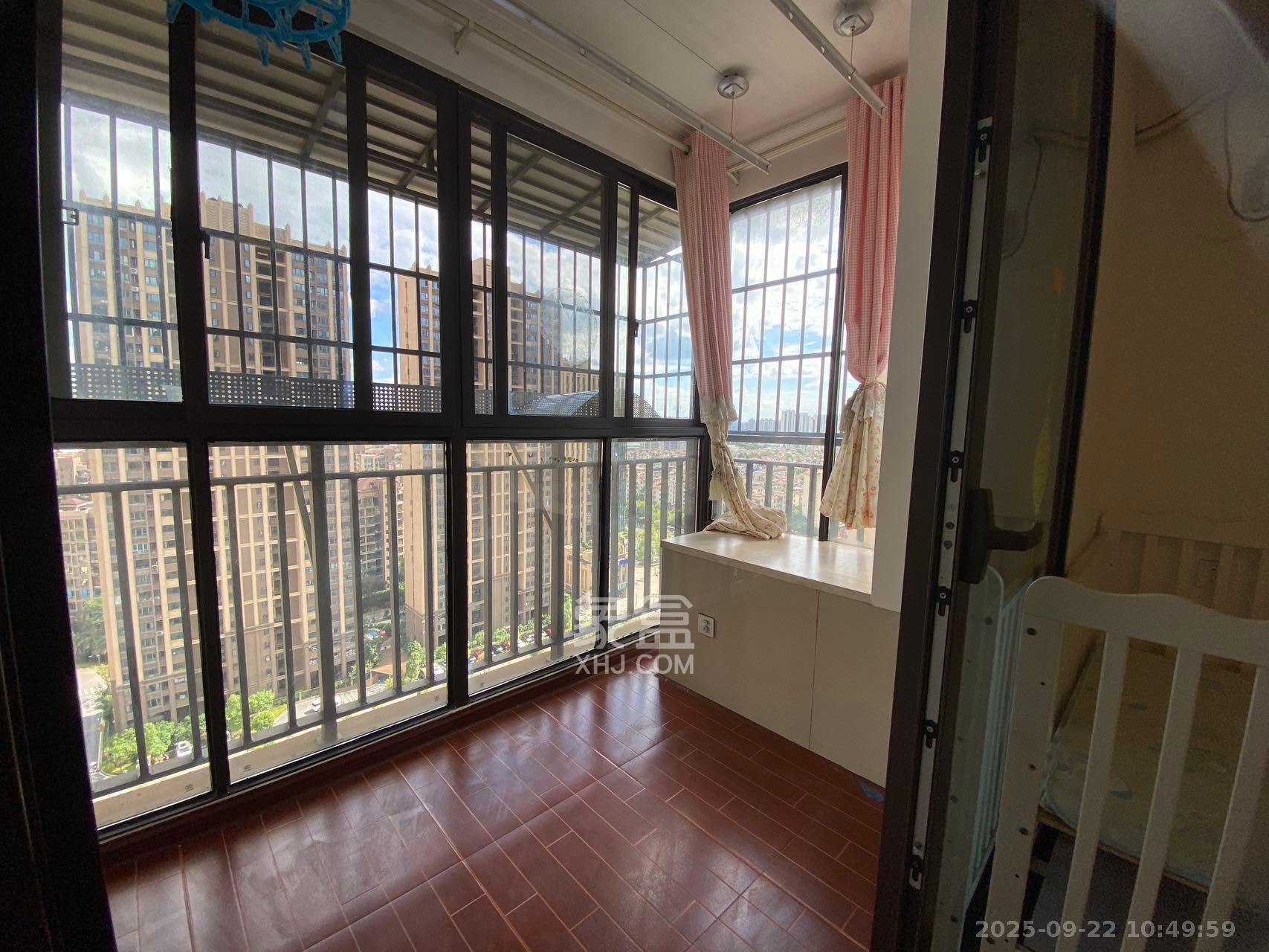 华润置地广场一期 3室2厅1卫 2300.0元/月 华润置地广场一期 3室2厅1卫 2300.0元/月室内图