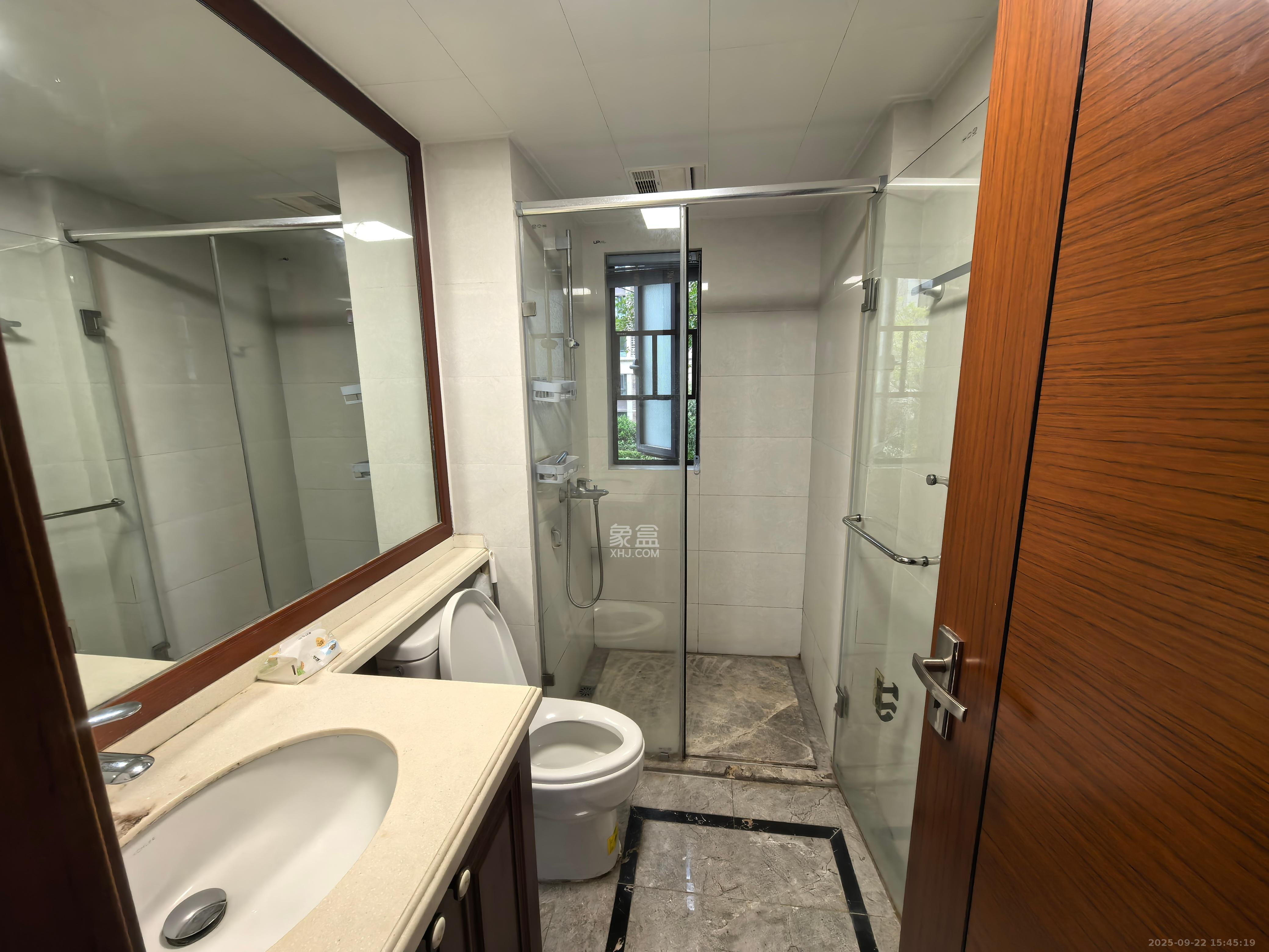 中海新城熙岸（中信新城五期）  3室2厅1卫    2000.0元/月室内图