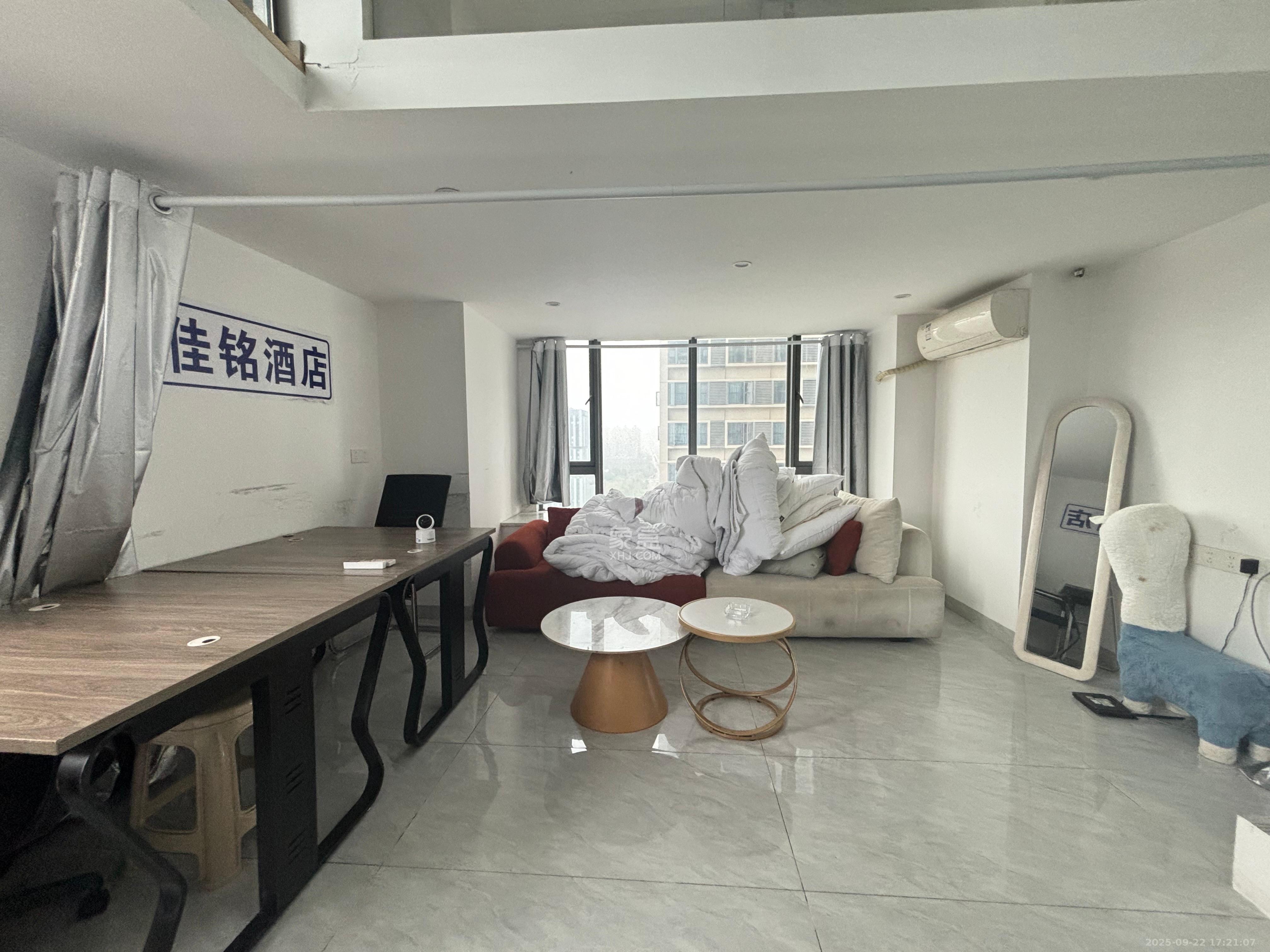 佳兆业云顶都汇  1室0厅0卫   2100.00元/月