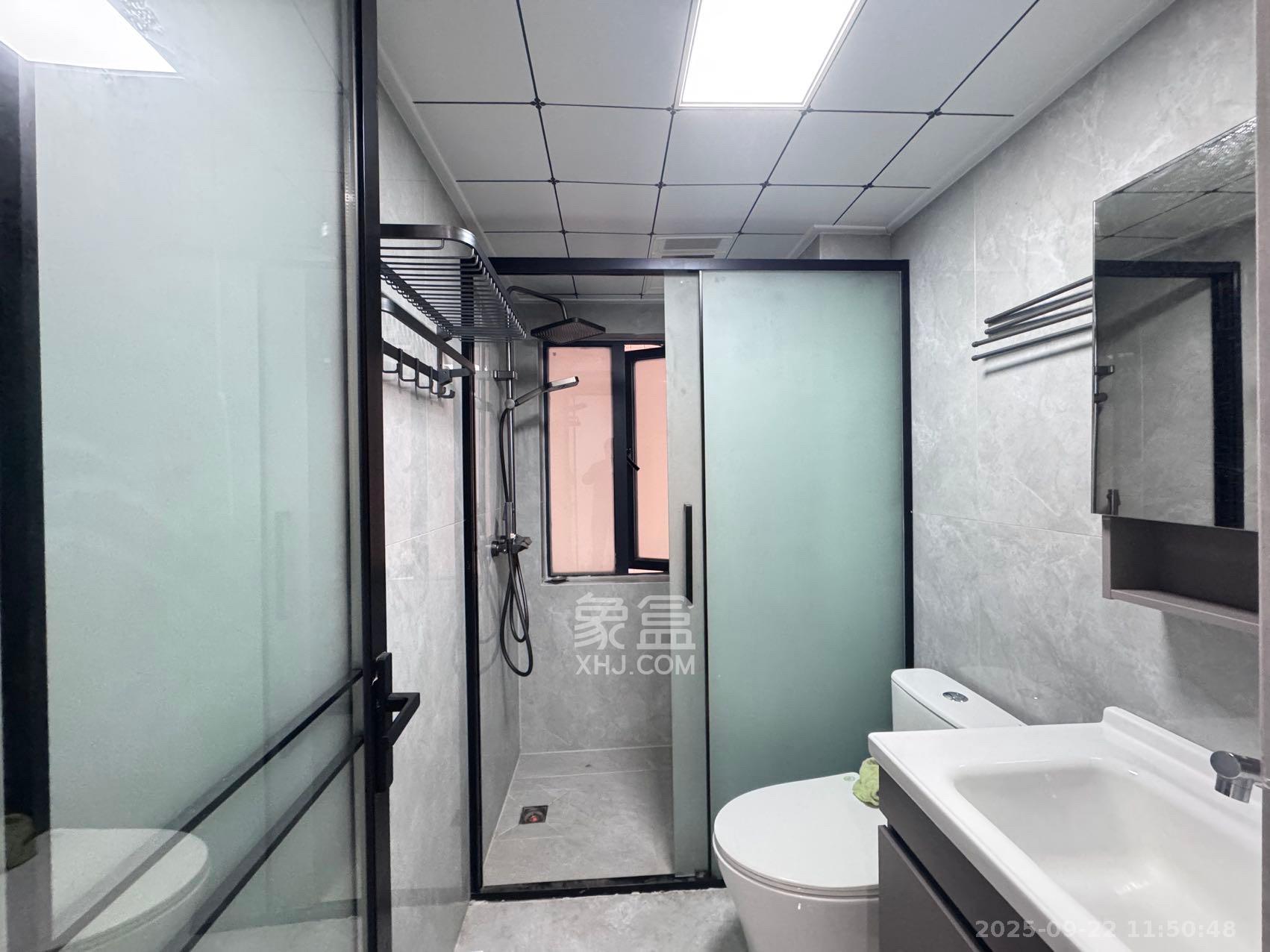 邦盛水岸御园 4室2厅2卫 2200.0元/月 邦盛水岸御园 4室2厅2卫 2200.0元/月室内图