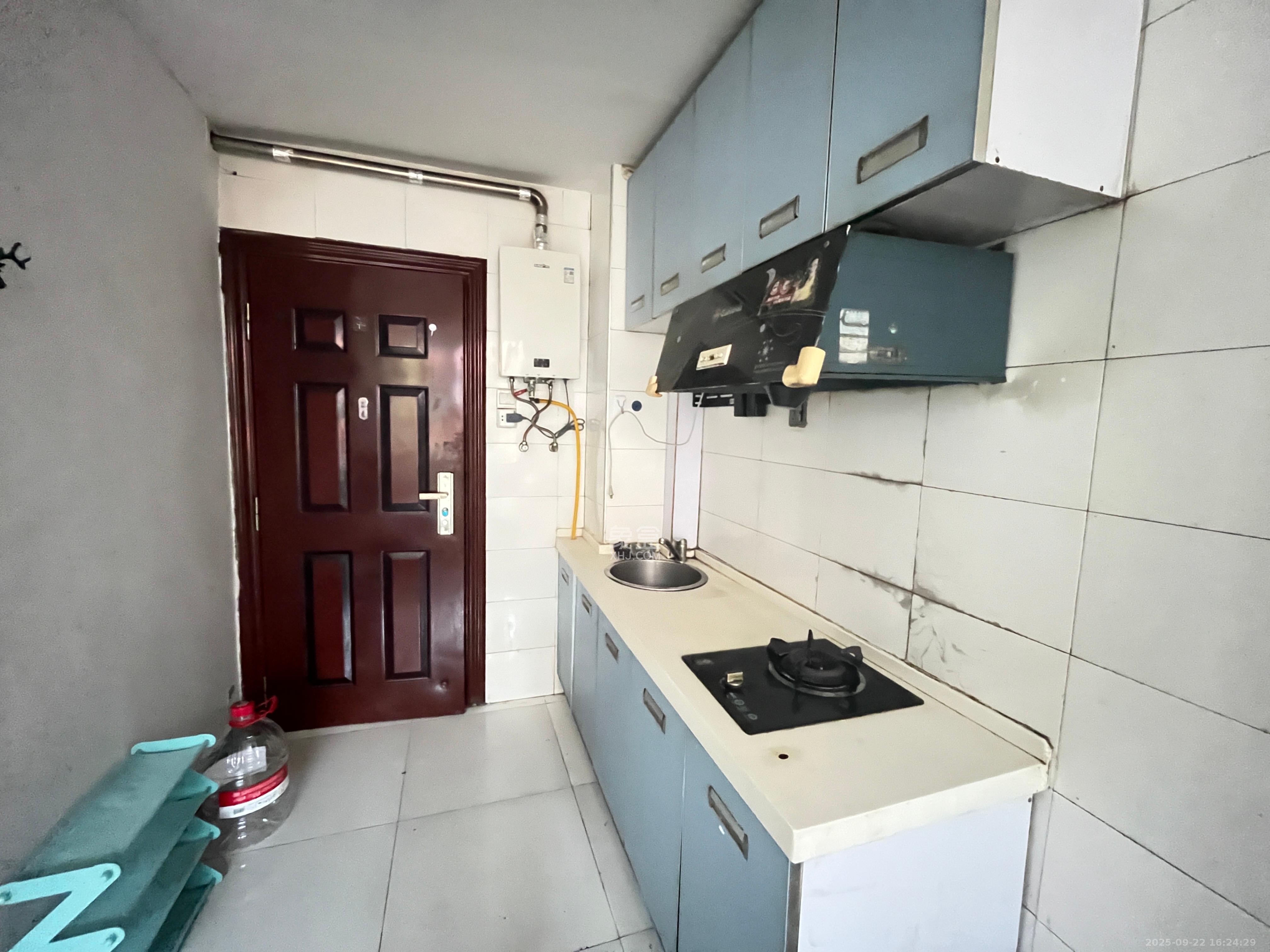 他城(天鸿时代公寓) 1室1厅1卫 1000.0元/月 他城(天鸿时代公寓) 1室1厅1卫 1000.0元/月室内图