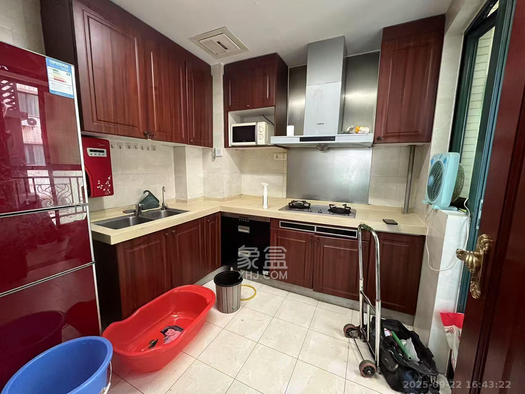 恒大翡翠华庭  3室2厅1卫    2050.0元/月室内图