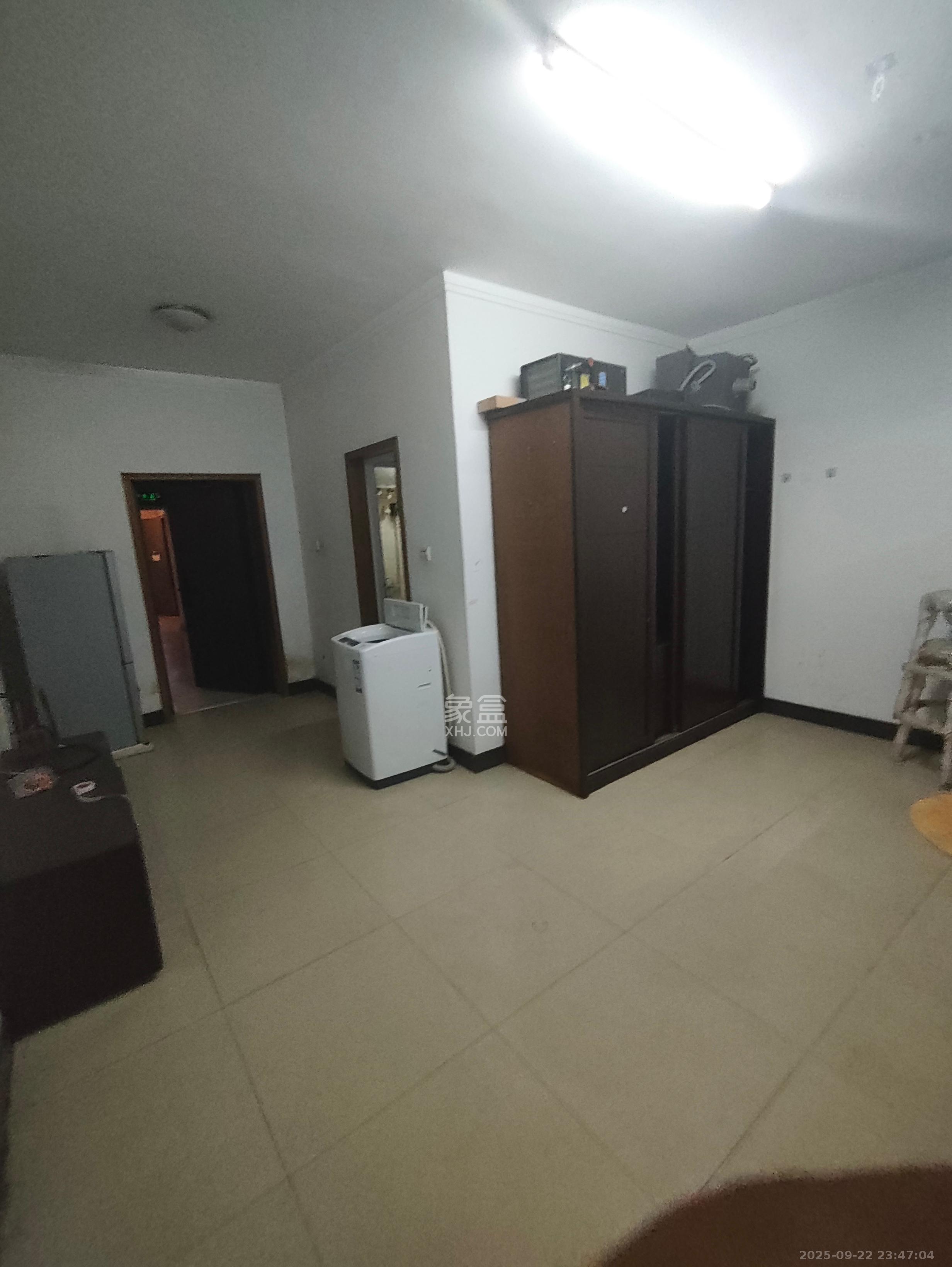 第六都(陆都小区) 1室1厅1卫 1300.0元/月 第六都(陆都小区) 1室1厅1卫 1300.0元/月室内图