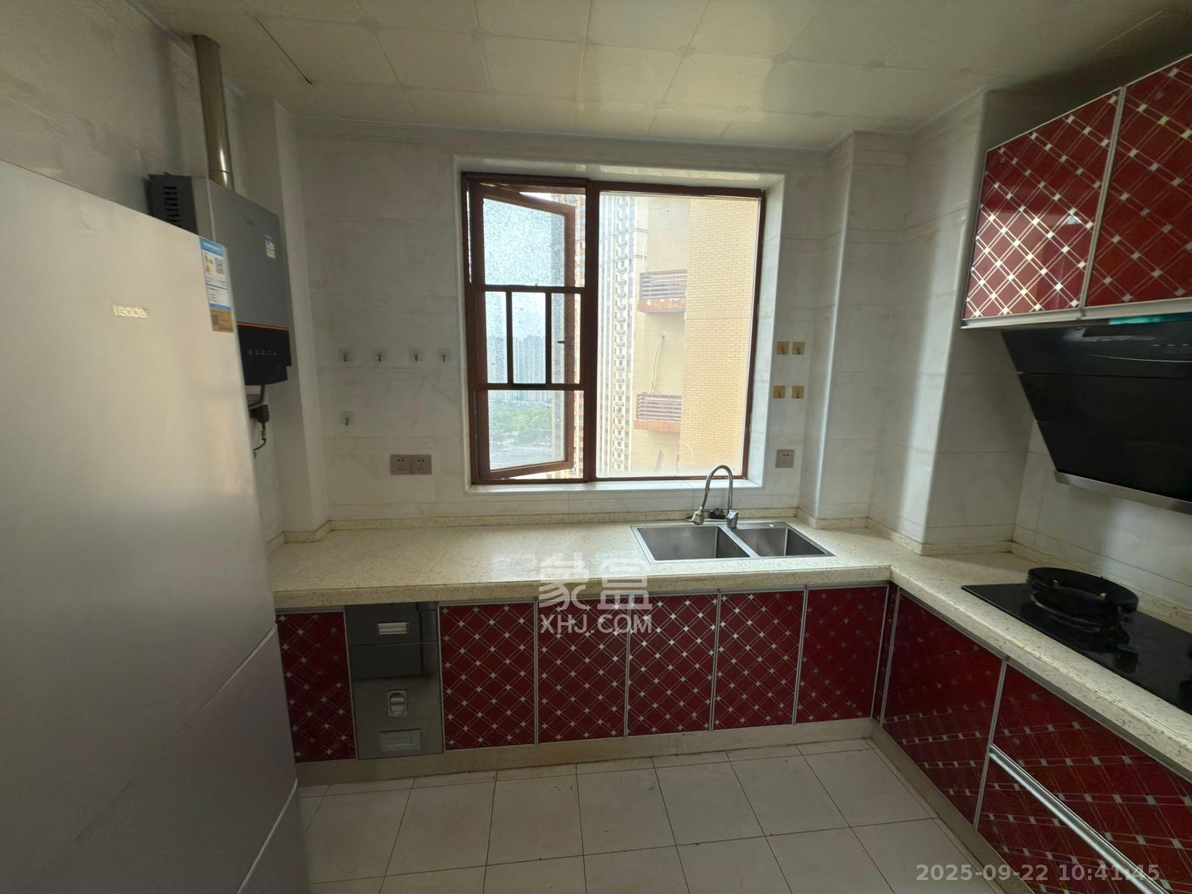 万里时代 4室2厅2卫 3000.0元/月 万里时代 4室2厅2卫 3000.0元/月室内图