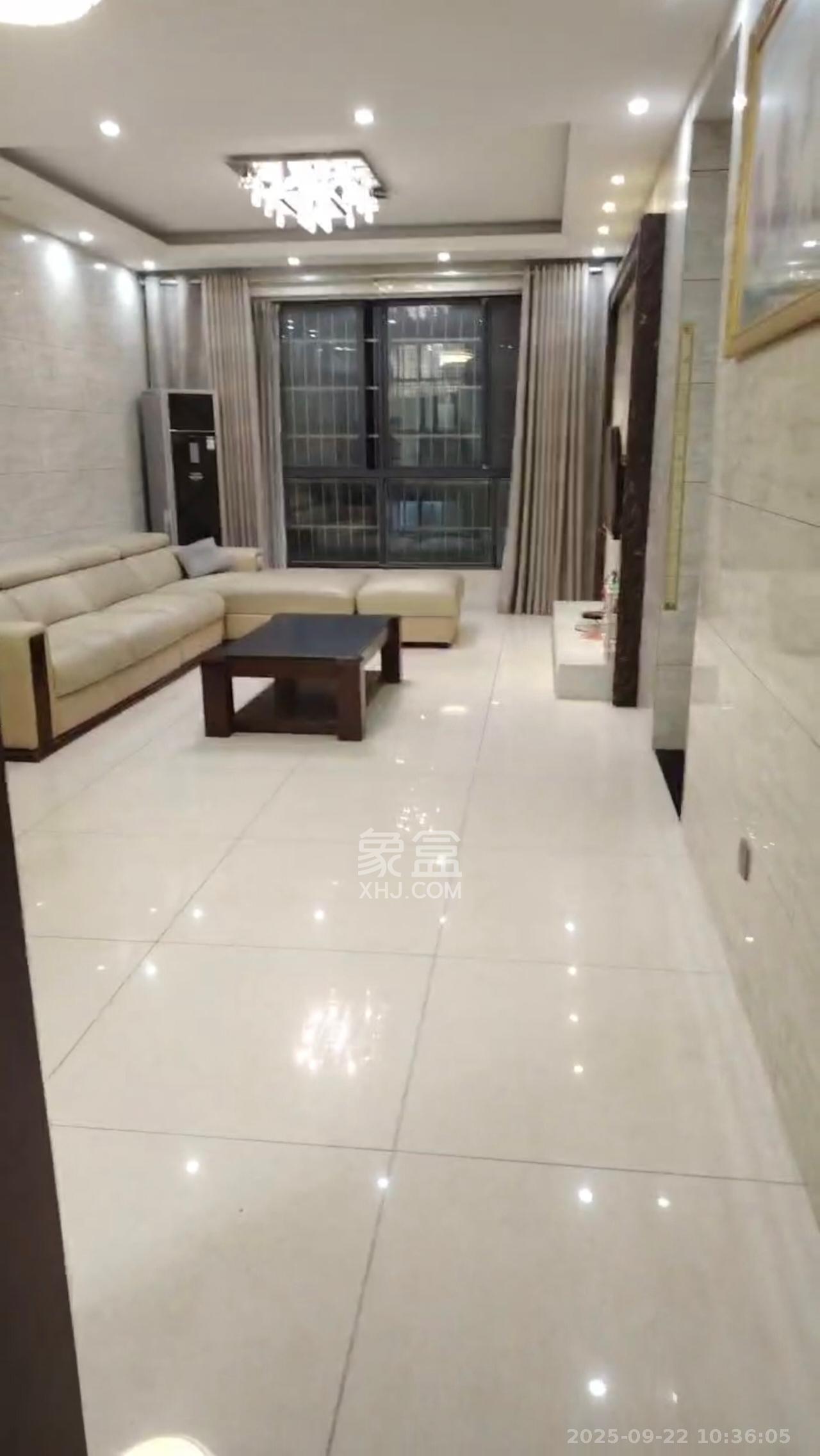 枫华府第  3室2厅2卫    1800.0元/月 枫华府第  3室2厅2卫    1800.0元/月