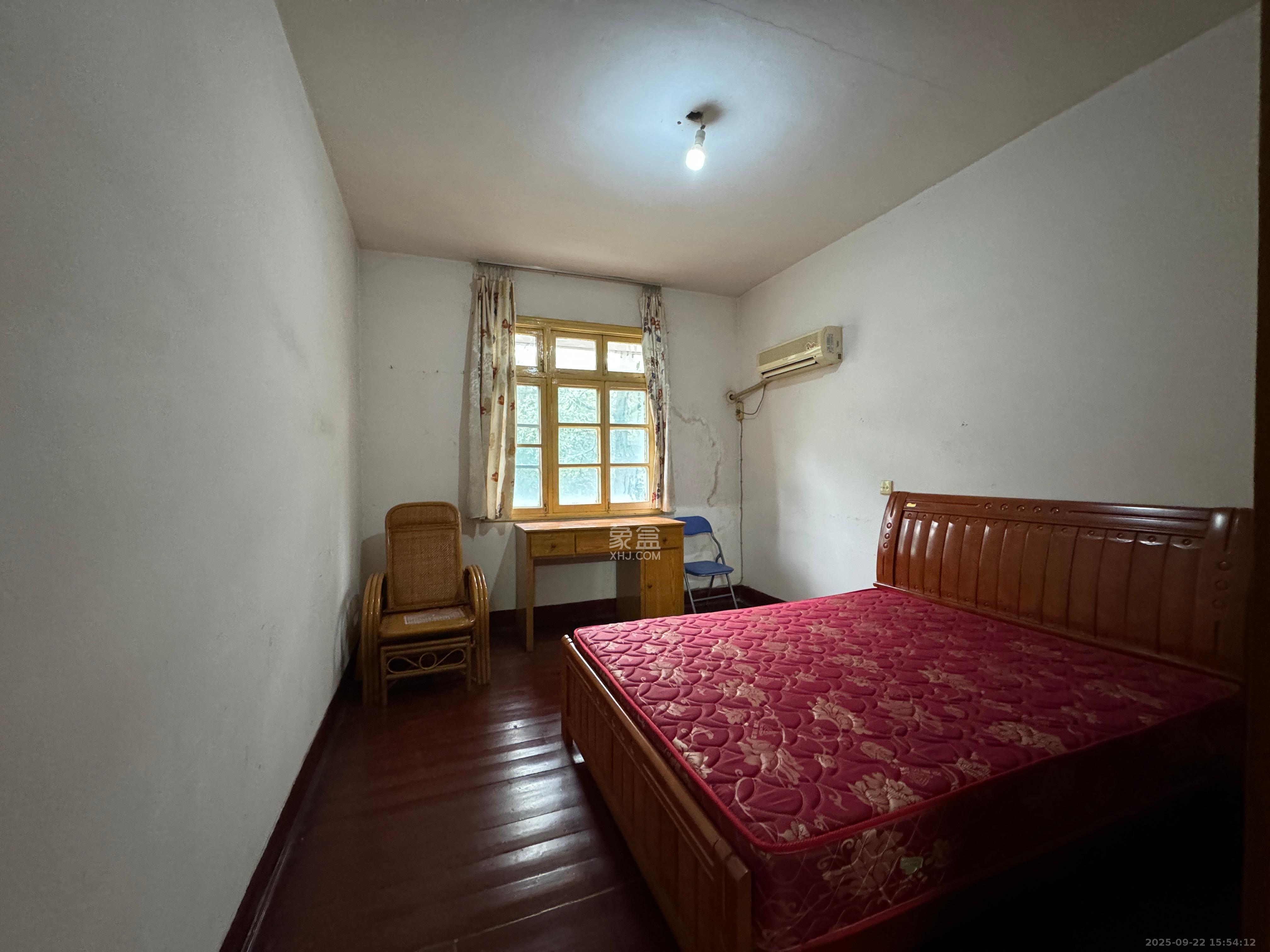 林科院单位房(湘林小区楼梯房) 3室1厅1卫 1600.0元/月 林科院单位房(湘林小区楼梯房) 3室1厅1卫 1600.0元/月室内图