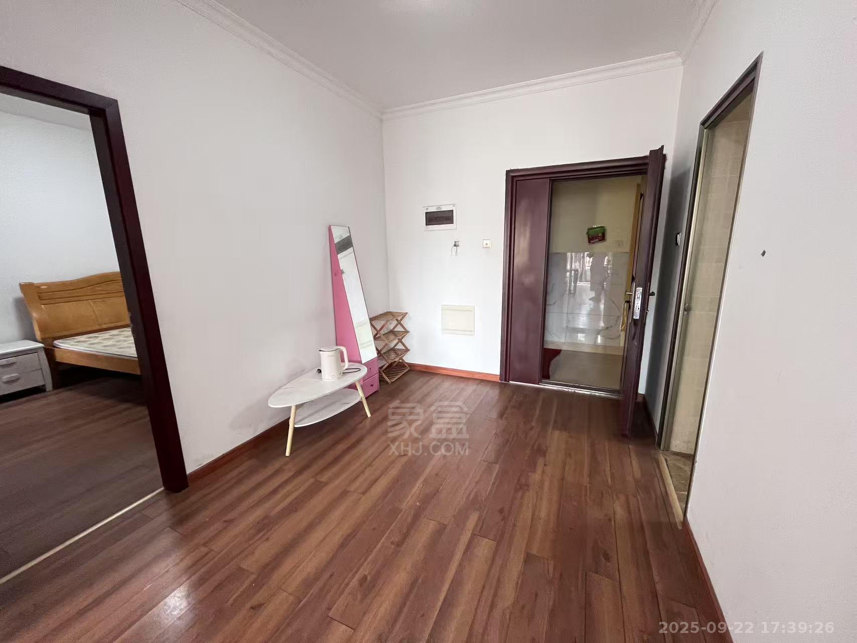 提香蓝岸  2室2厅1卫    1500.0元/月室内图