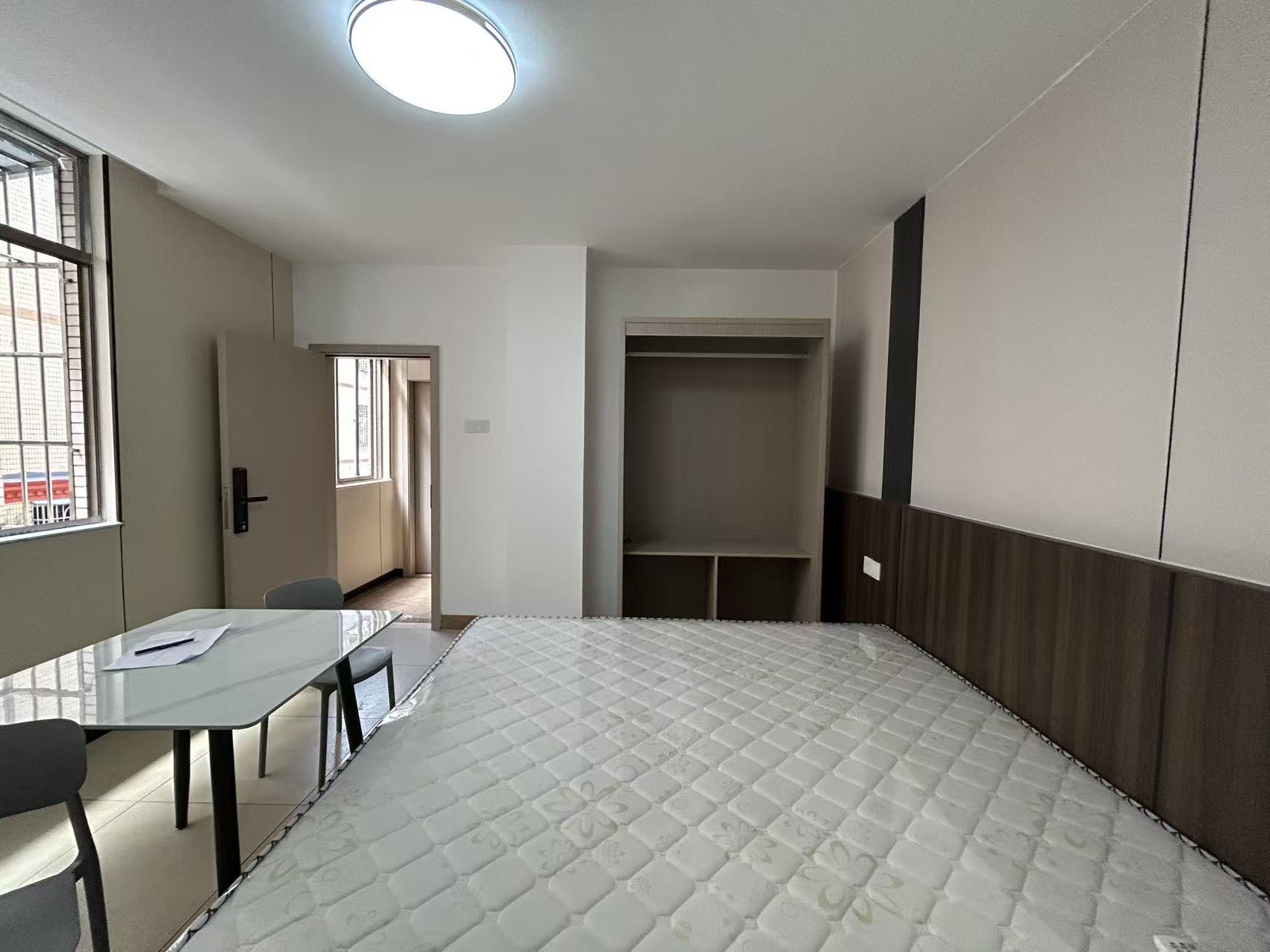 临轩阁公寓(龙湖)  1室0厅1卫    1280.0元/月 临轩阁公寓(龙湖)  1室0厅1卫    1280.0元/月室内图