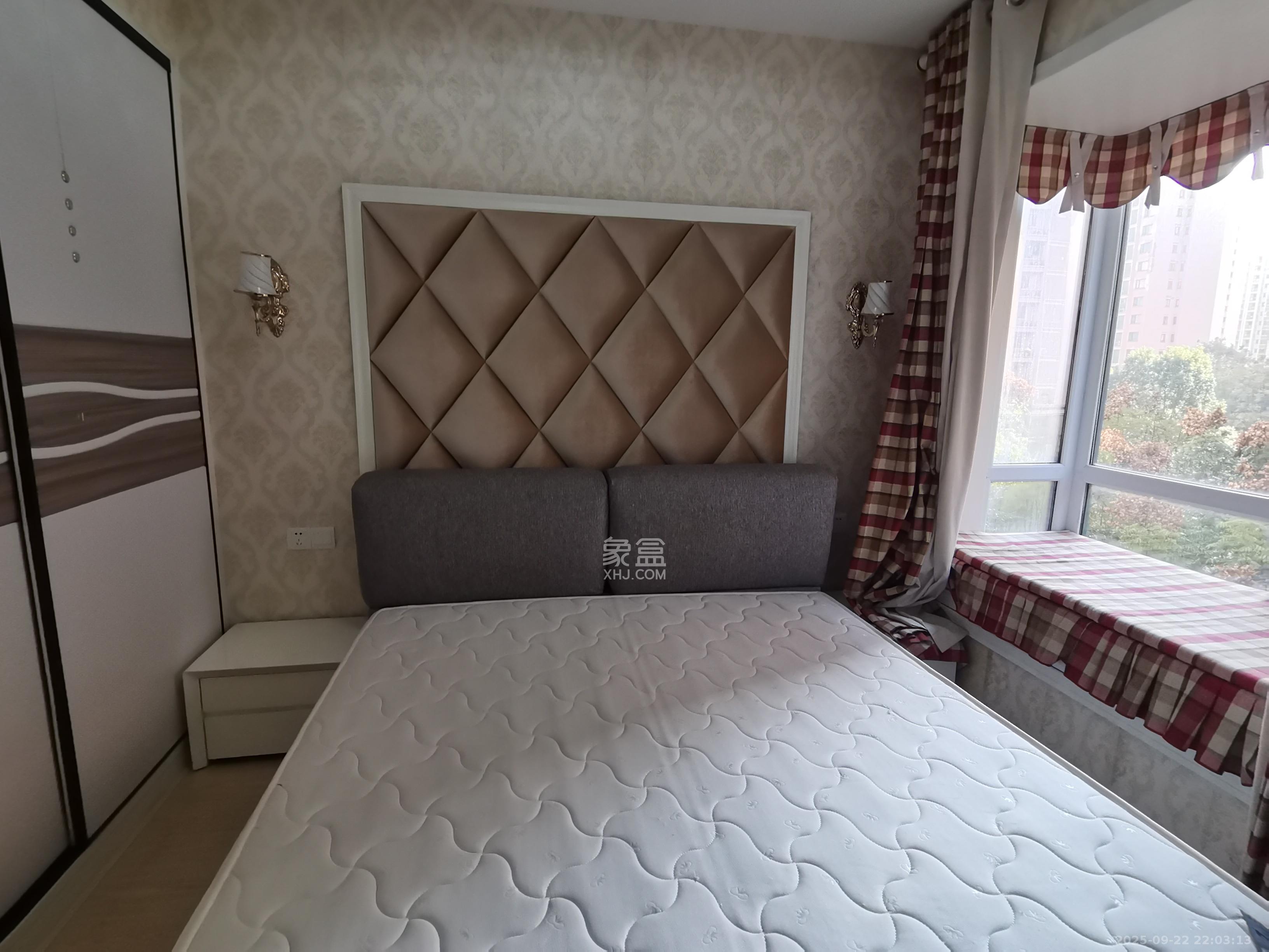 丽发新城 2室2厅1卫 1800.0元/月 丽发新城 2室2厅1卫 1800.0元/月室内图