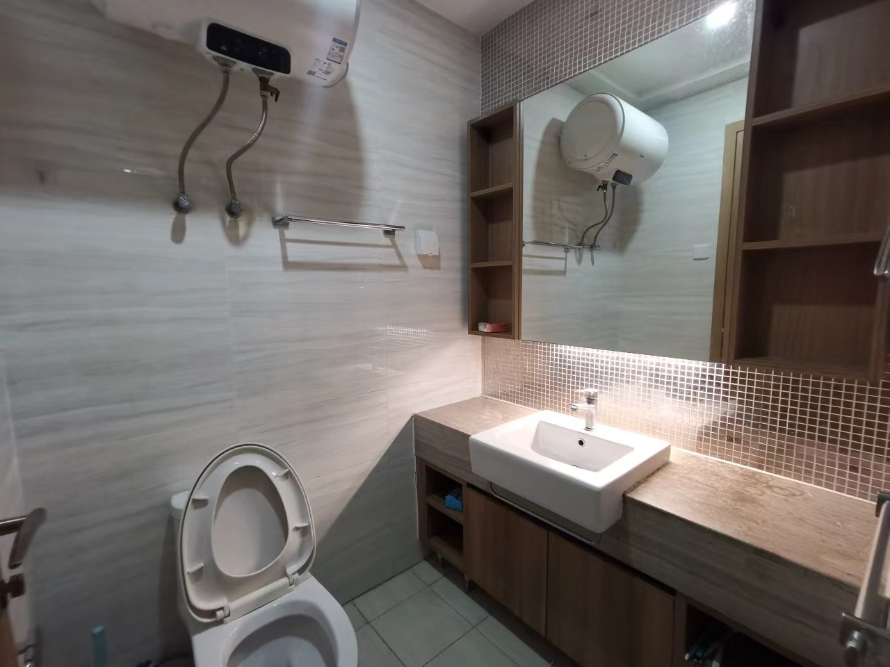 恒大外滩 1室1厅1卫 75.0万 恒大外滩 1室1厅1卫 75.0万客厅