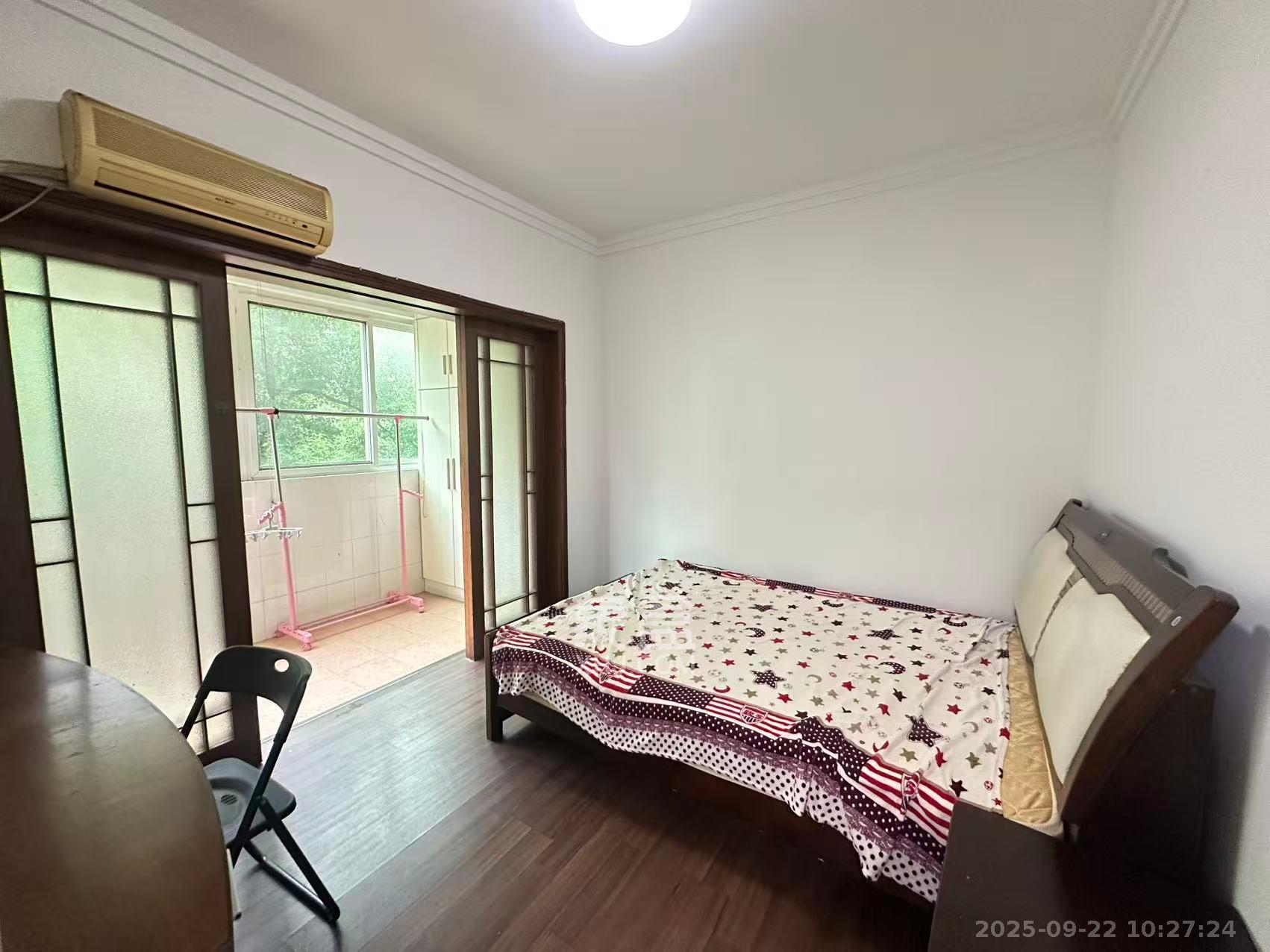 咸嘉新村嘉旺苑  3室2厅2卫    2000.0元/月室内图