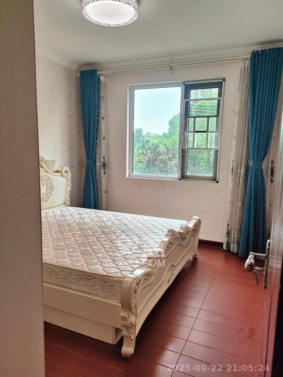 丽发新城 2室2厅1卫 1700.0元/月 丽发新城 2室2厅1卫 1700.0元/月室内图