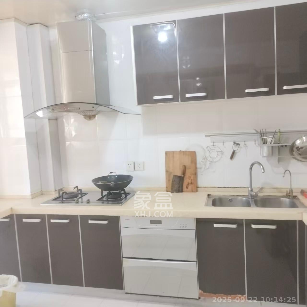 望兴景园一期 3室2厅2卫 2300.0元/月 望兴景园一期 3室2厅2卫 2300.0元/月室内图