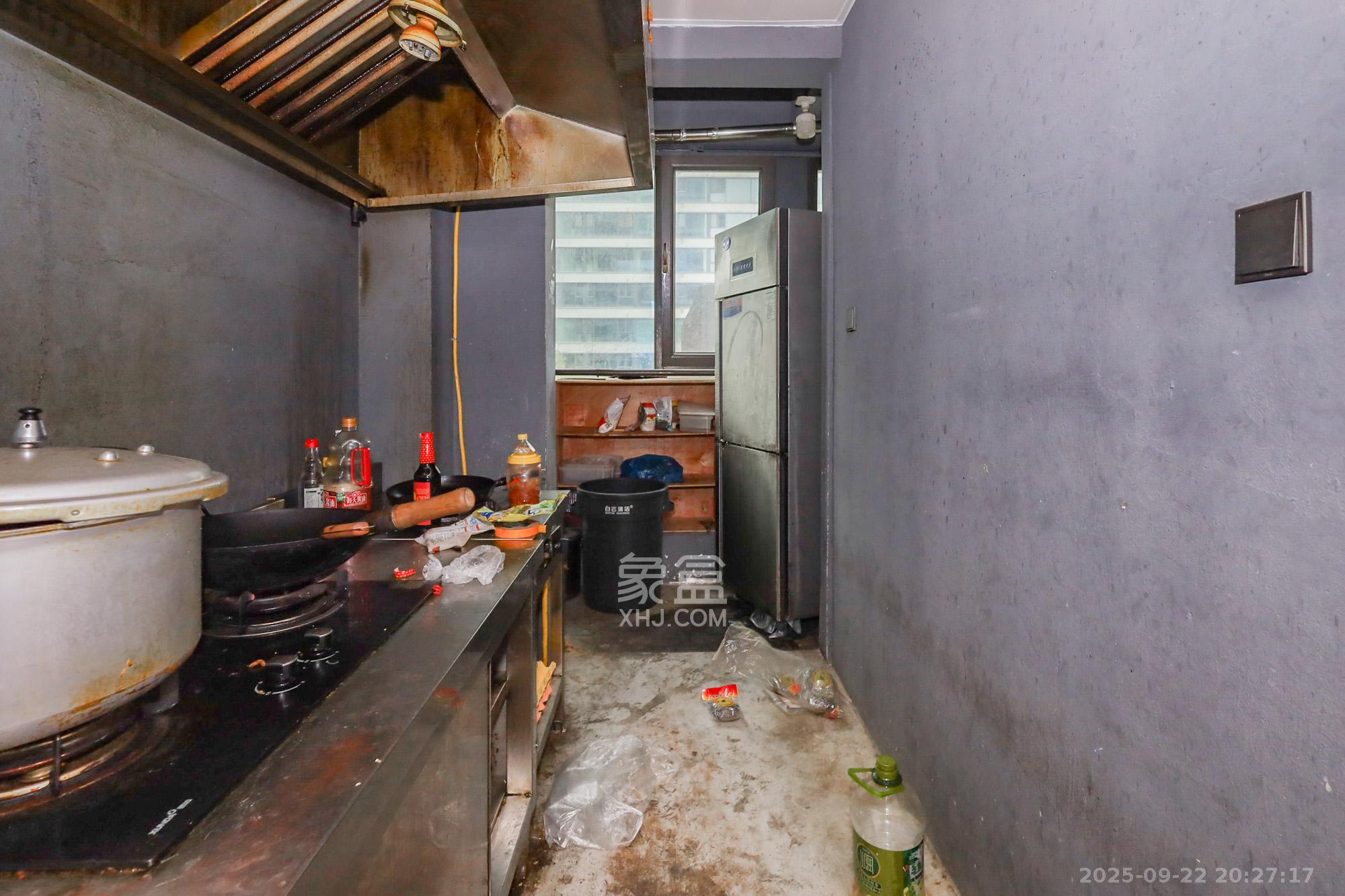 远洋外滩壹号 4室2厅2卫 428.0万 远洋外滩壹号 4室2厅2卫 428.0万厨房