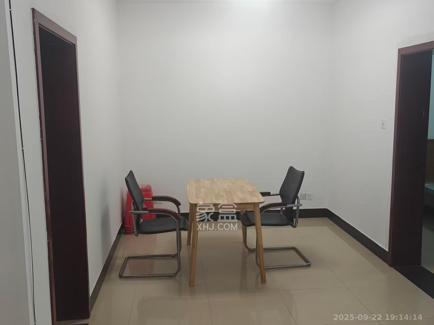 花桥钢材市场（花桥小区）  2室2厅1卫    900.0元/月室内图