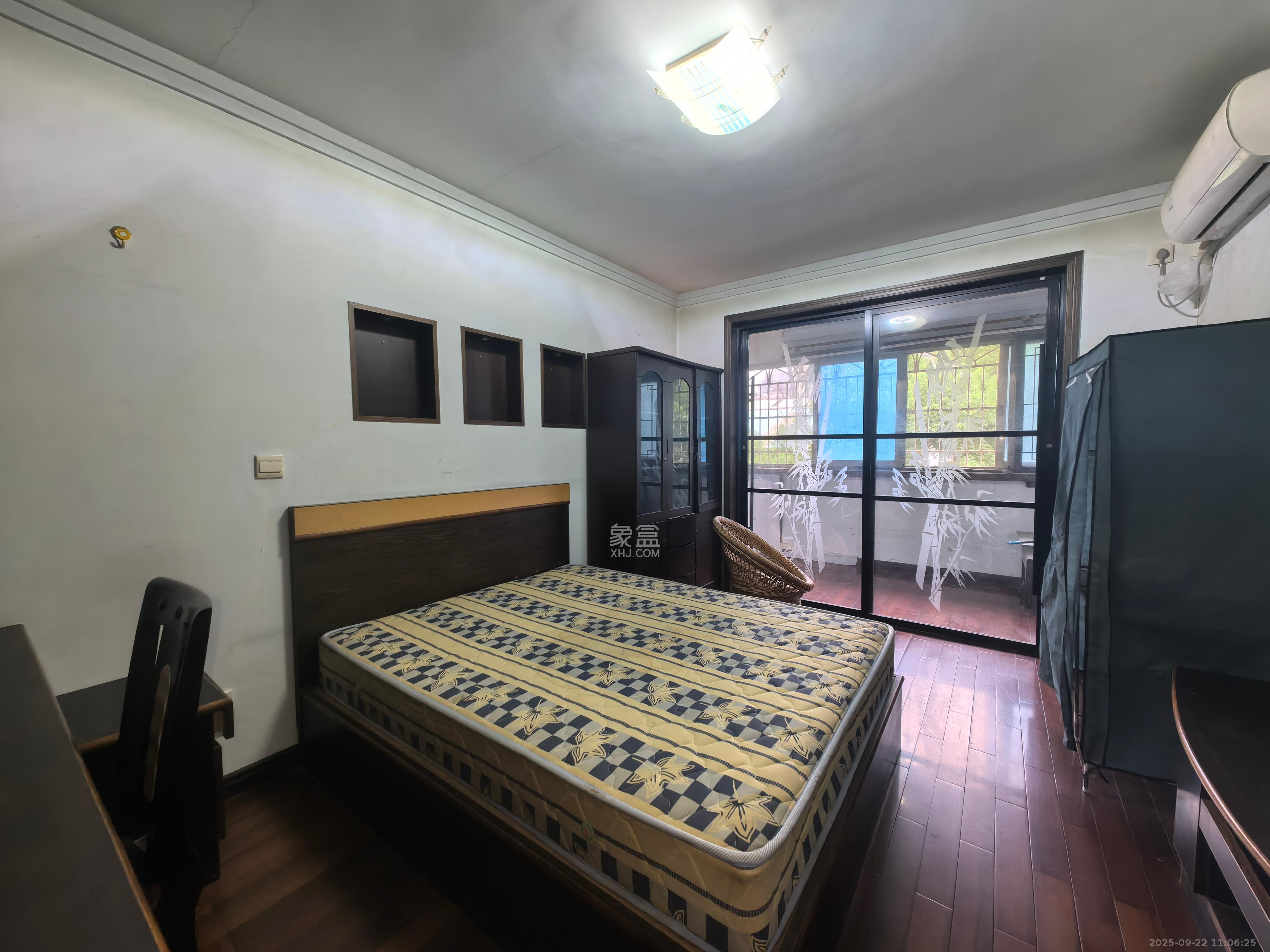 赤岗苑  3室2厅2卫    2000.0元/月室内图