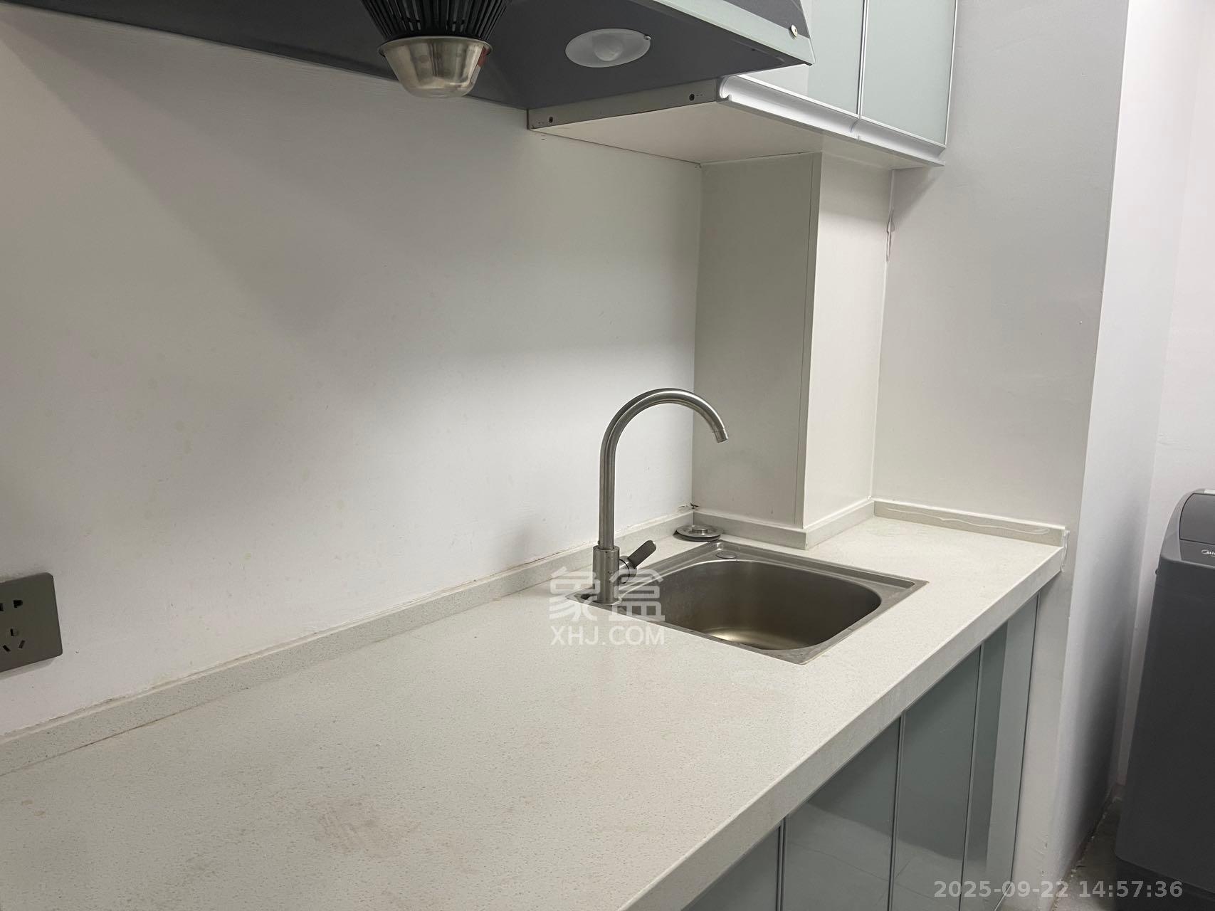 绿洲花园  1室1厅1卫    1600.0元/月室内图