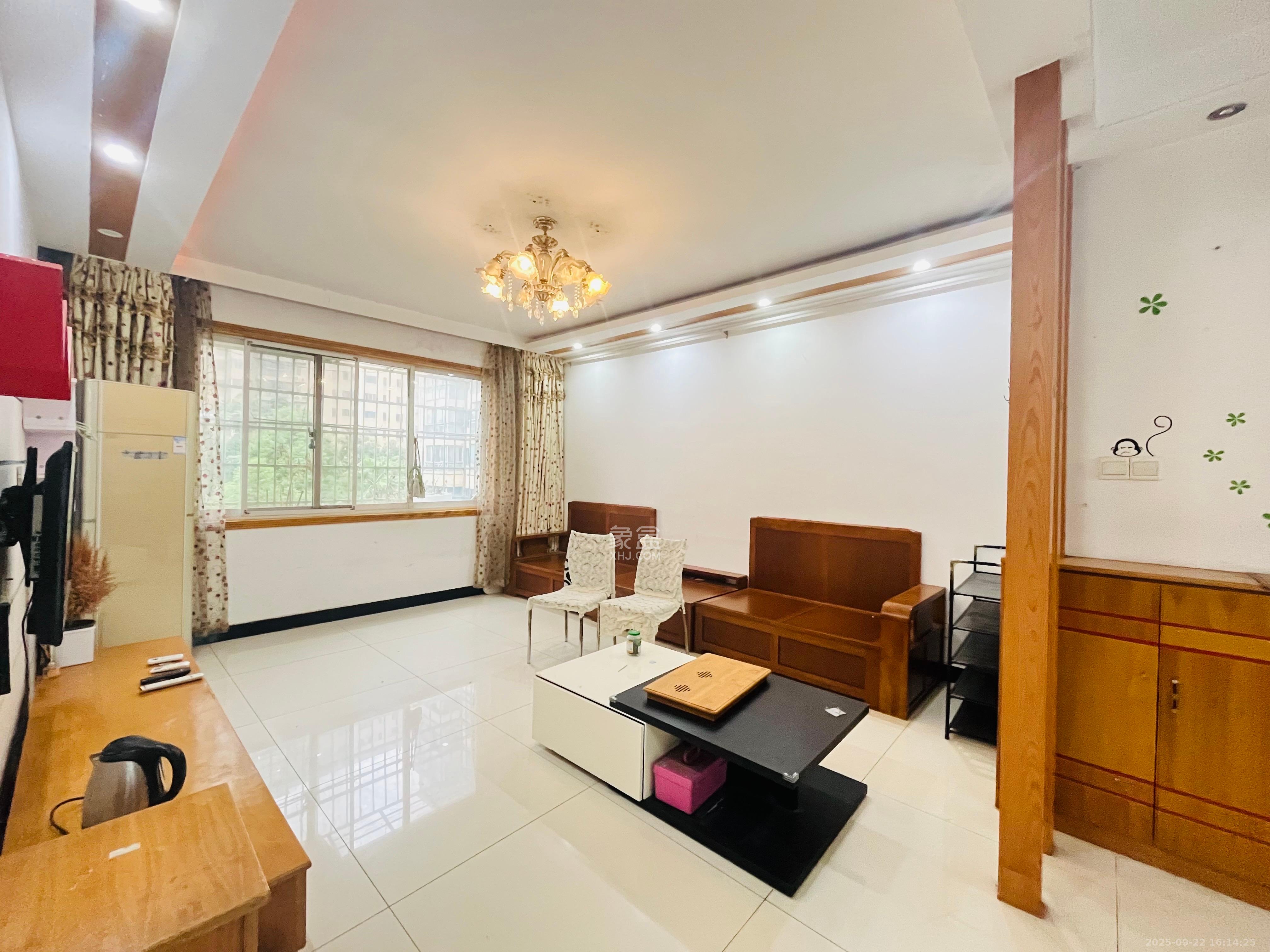 四季美景三期(四季美景水木轩) 2室2厅1卫 2400.0元/月 四季美景三期(四季美景水木轩) 2室2厅1卫 2400.0元/月室内图