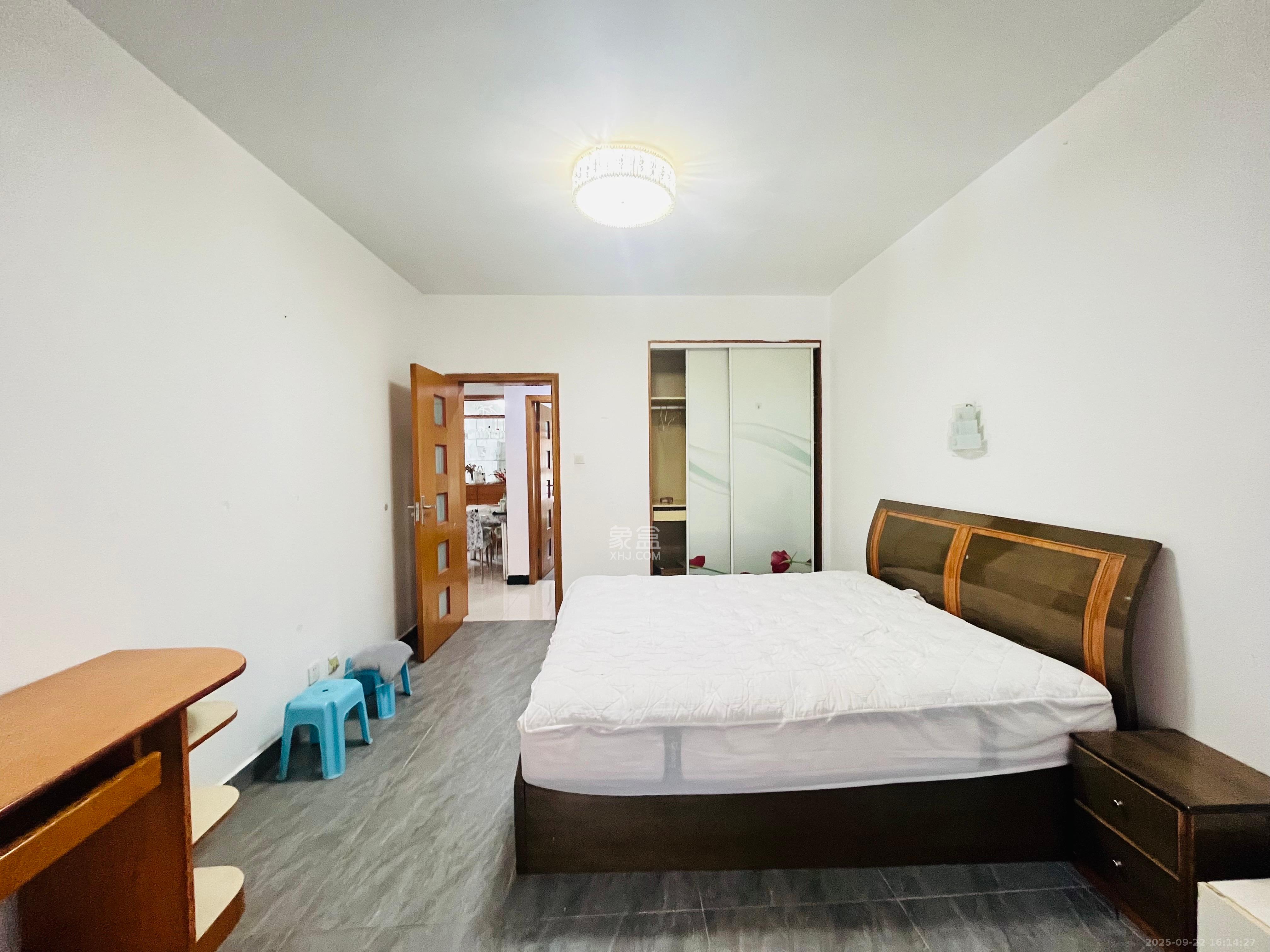 四季美景三期（四季美景水木轩）  2室2厅1卫    2400.0元/月室内图