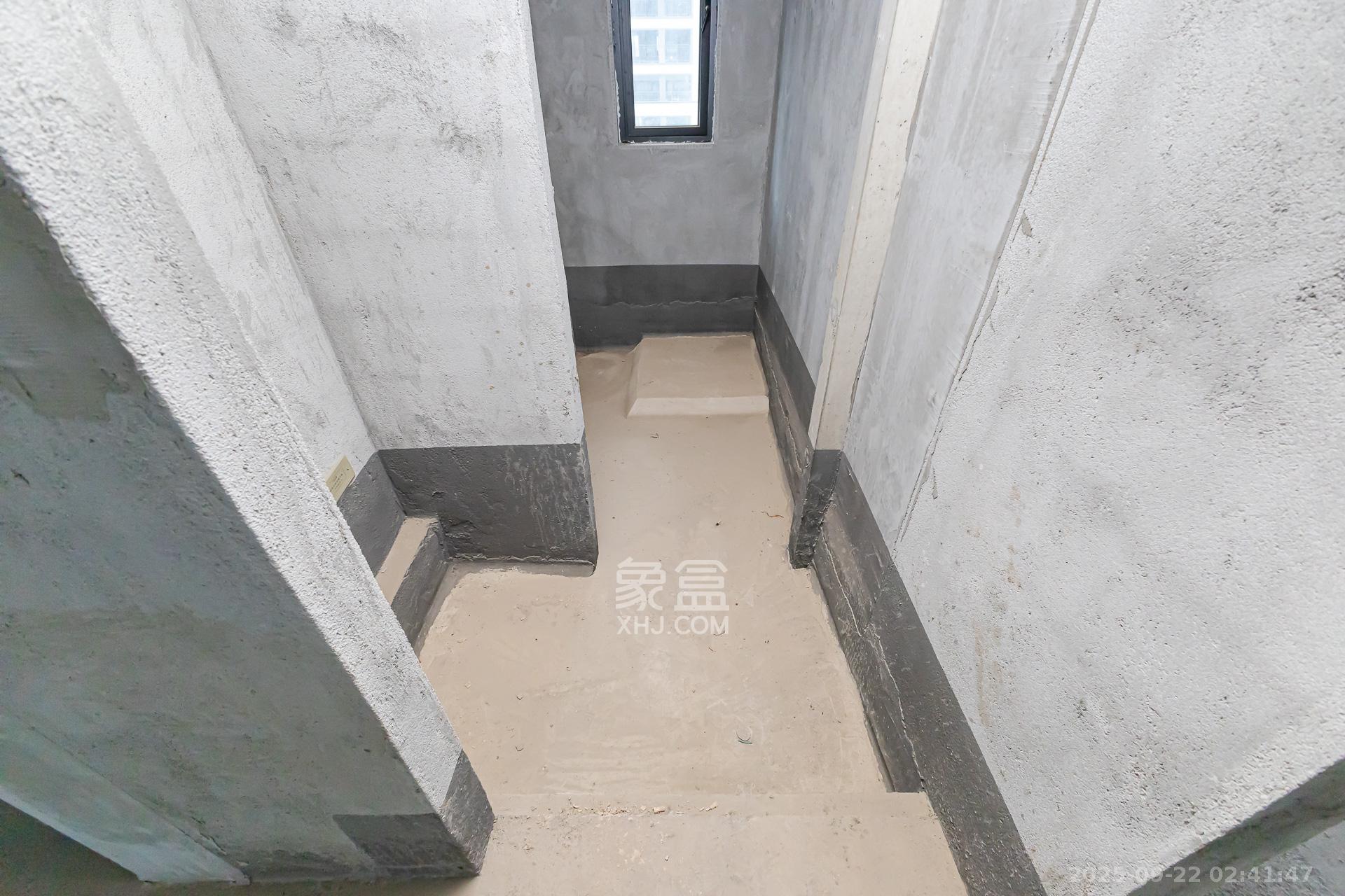 越秀湘江星汇城二期 5室2厅3卫 138.0万 越秀湘江星汇城二期 5室2厅3卫 138.0万卫生间